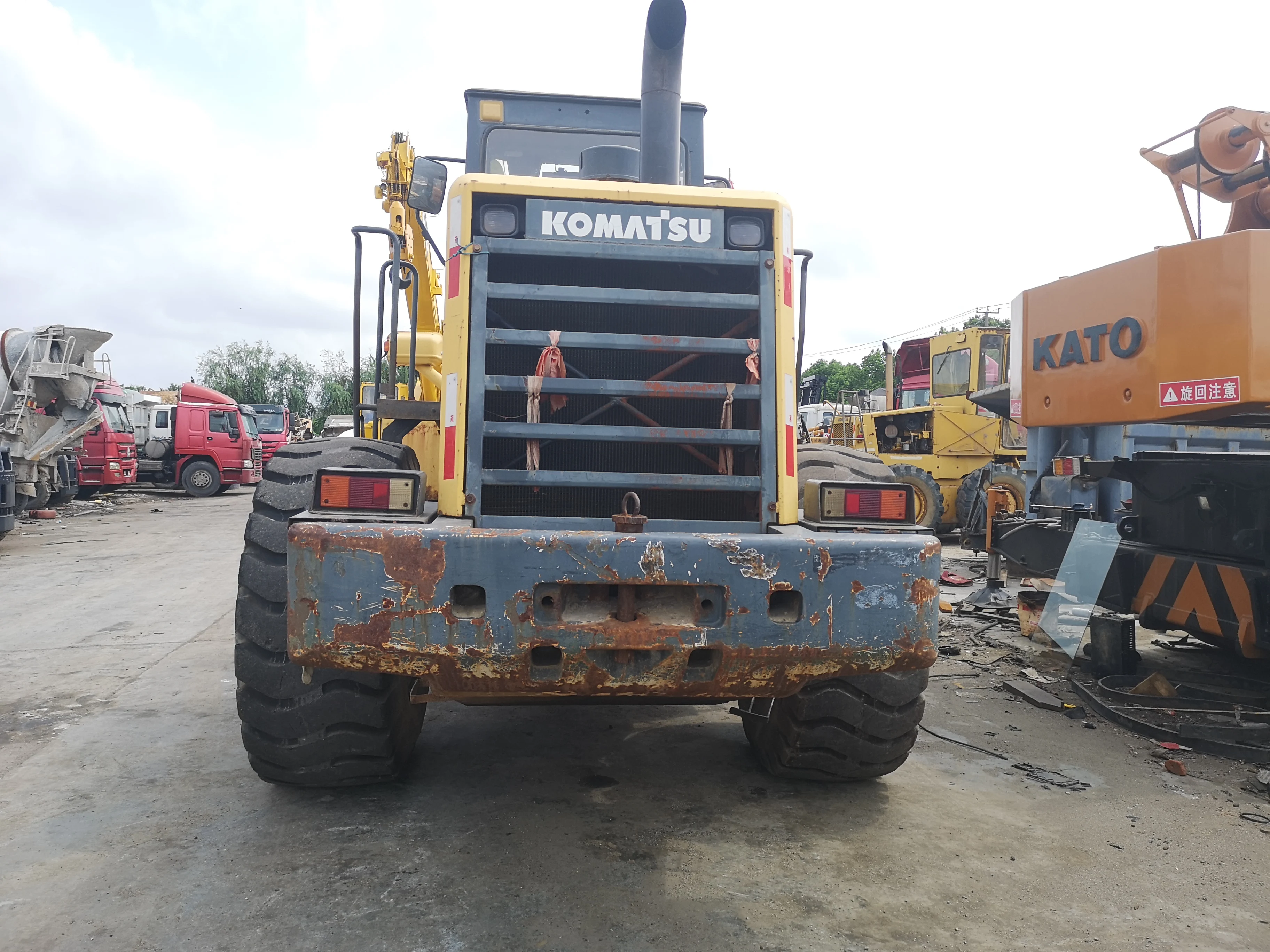 factory hot sale used komatsu wa380-3 front end wheel loader in shanghai yard