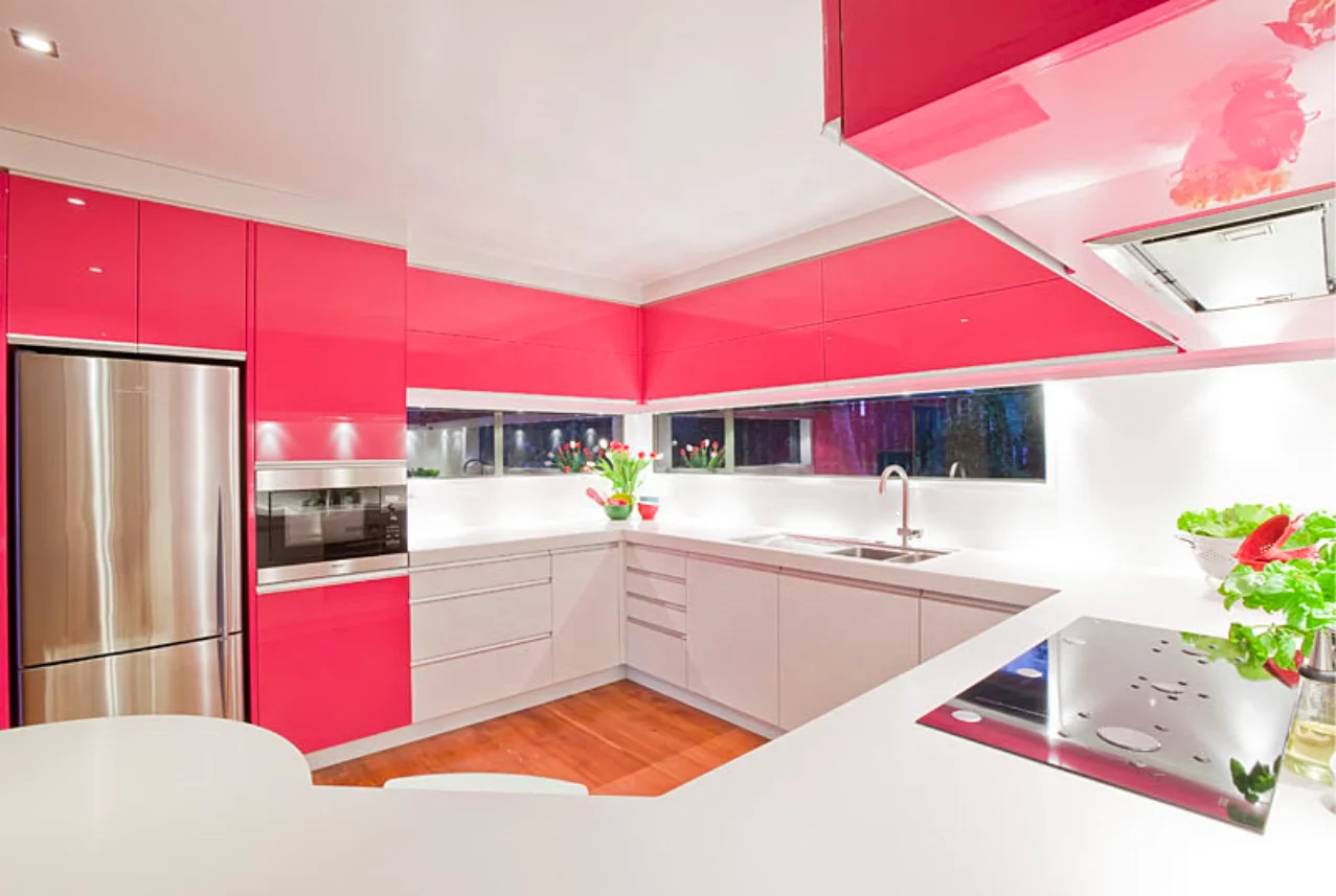 Modern High Gloss Lacquer Bright Red Kitchen Furniture With Built In Ovens Customized Cupboard Made In China