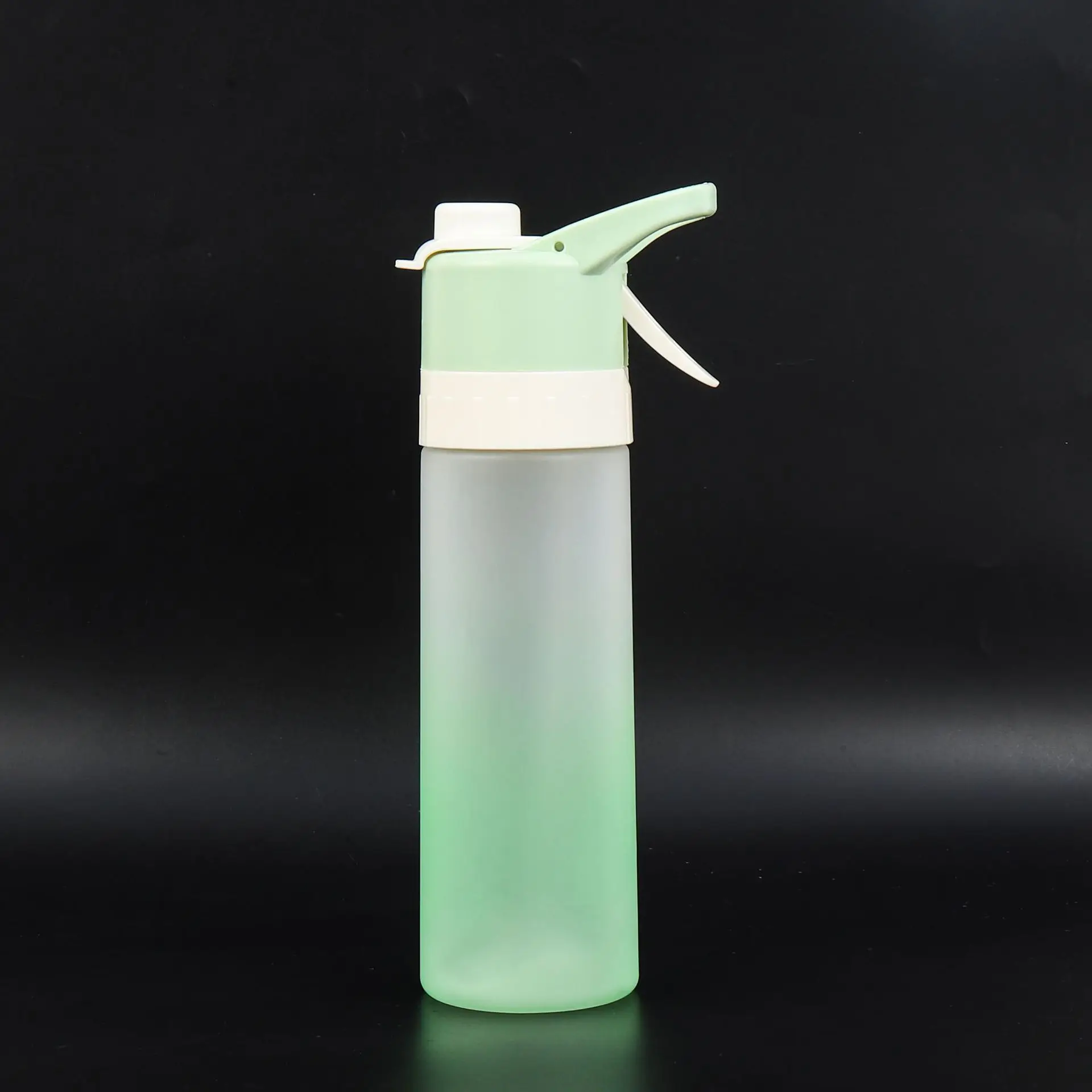 Nice Spraying Drinking Kids Water Bottles with Flip Cap Cheap Tomatodo BPA Free Plastic 650ml Minimalist Drinkware for School