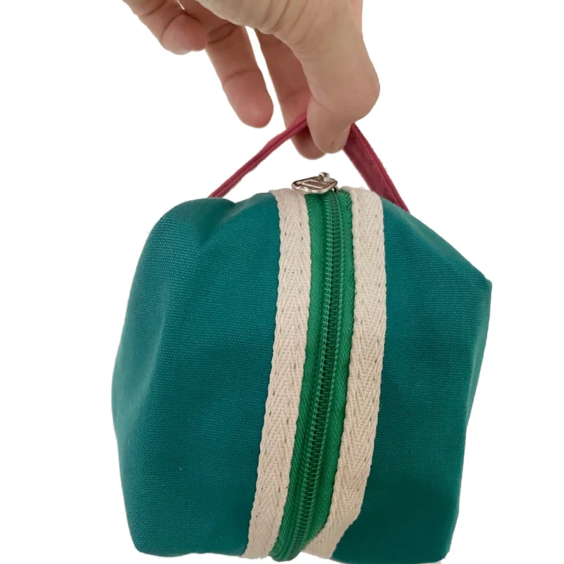 Pouch For Packaging Cosmetic Bag With Logo Cube Travel Makeup Bag Canvas Makeup Bag