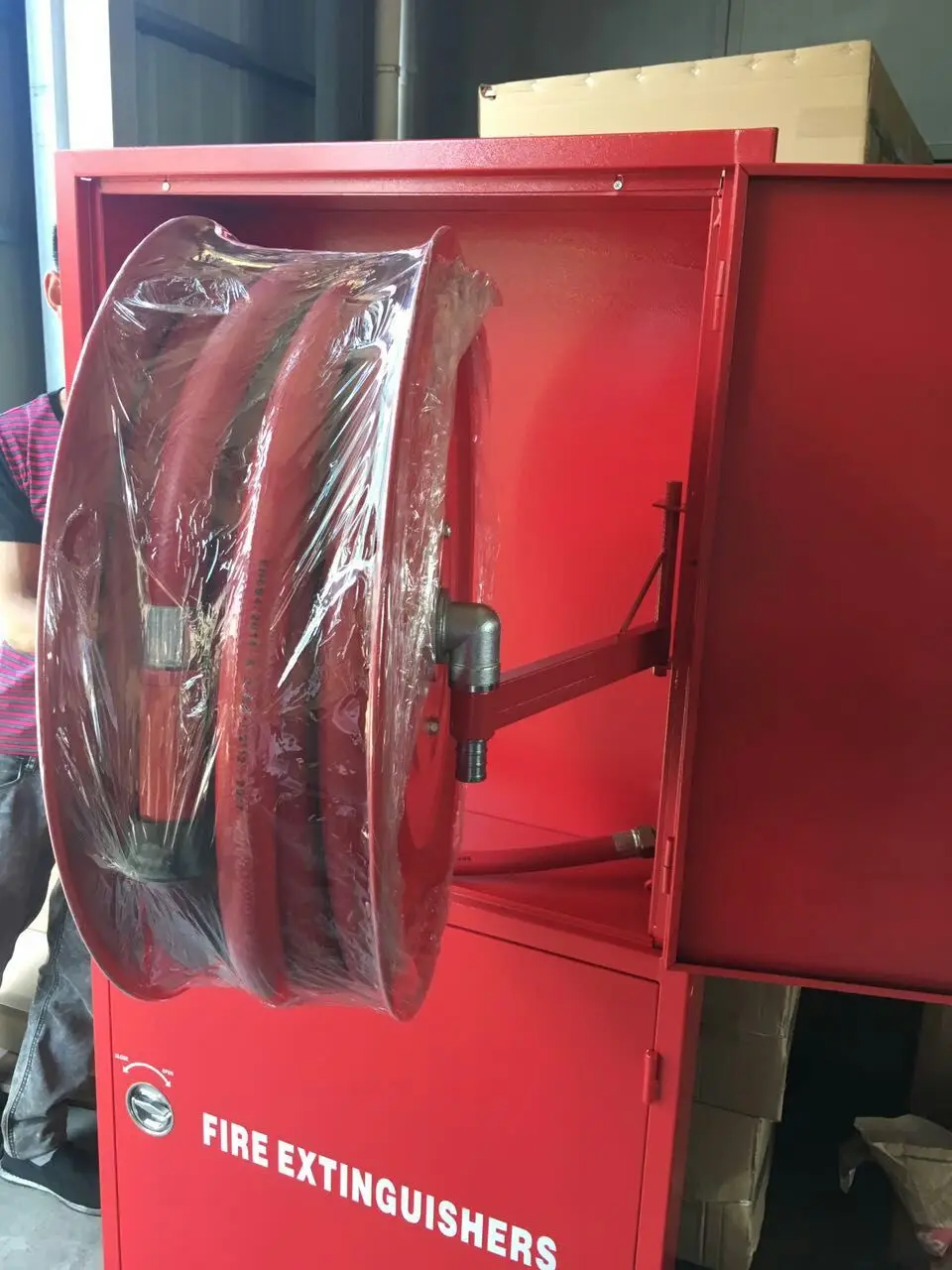Recessed Type Double Door Safety Fire Resistant Fire Fighting Hose Reel Cabinet Price