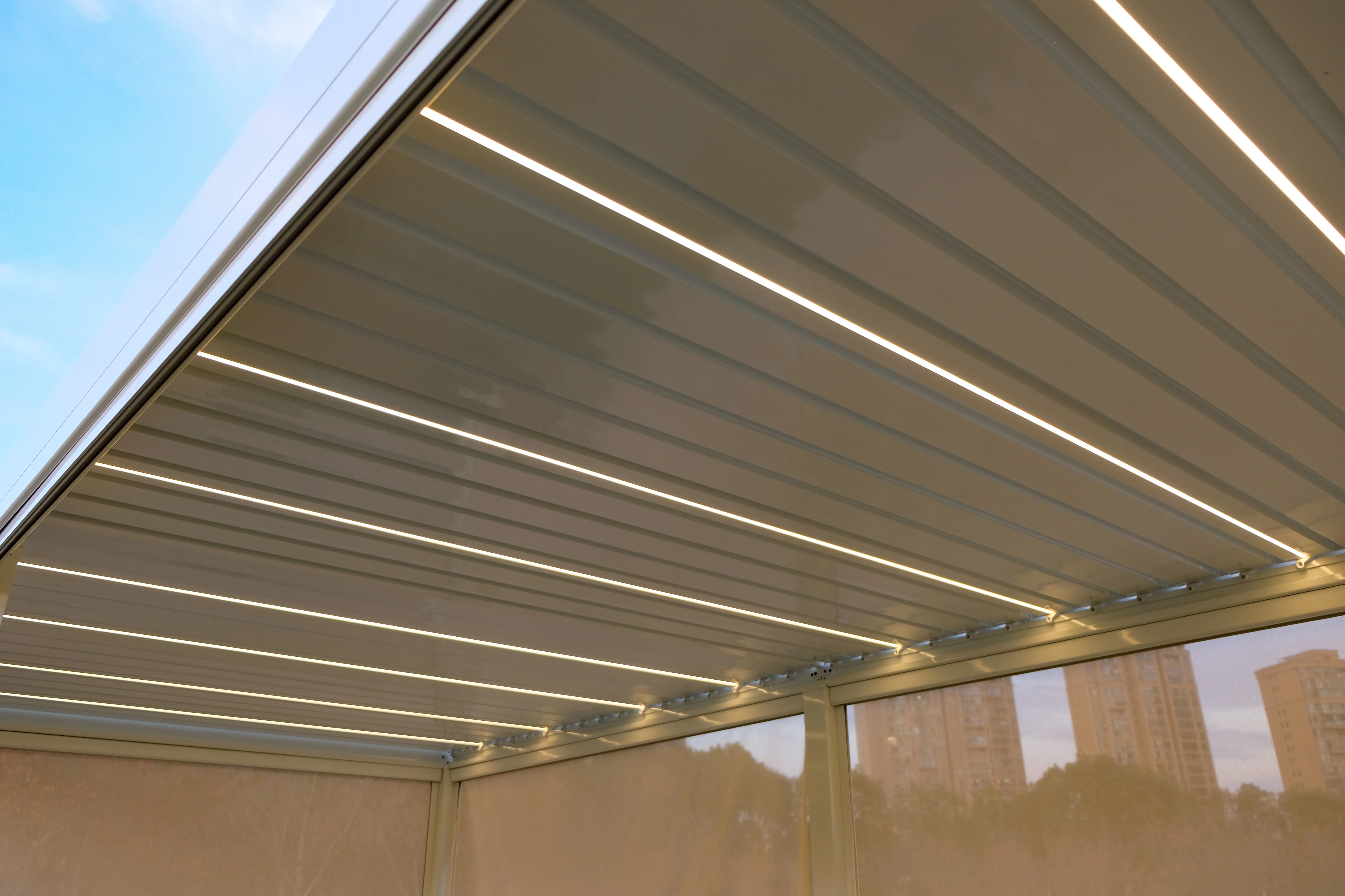 2024 Hot Sale Garden Gazebo Pavilion Manual Opening Waterproof Pergola Aluminium Outdoor Pergola With Handle Crank