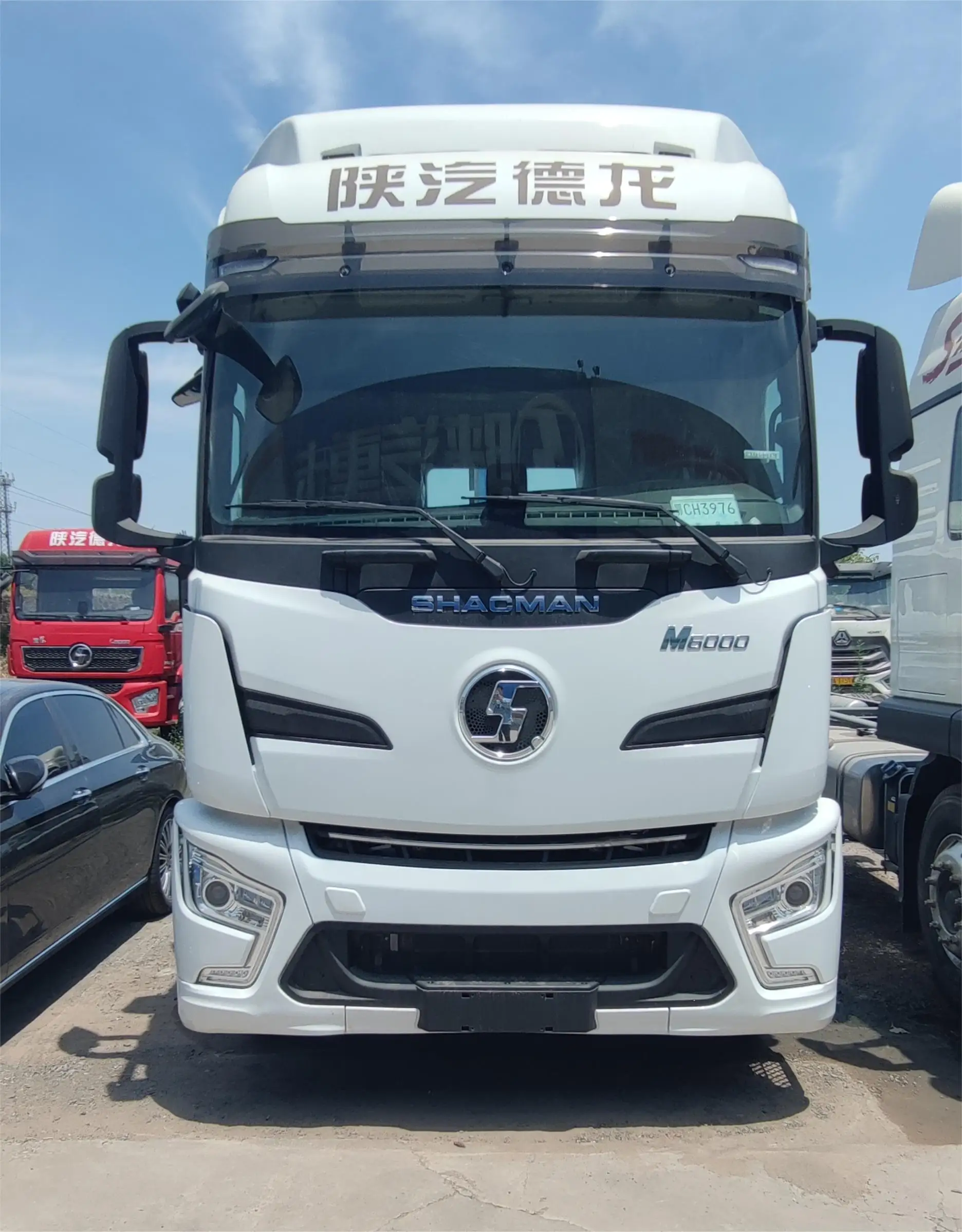 Best Price SHACMAN Delong M6000 4X2 Cargo Middle Truck Automatic Transmission Truck