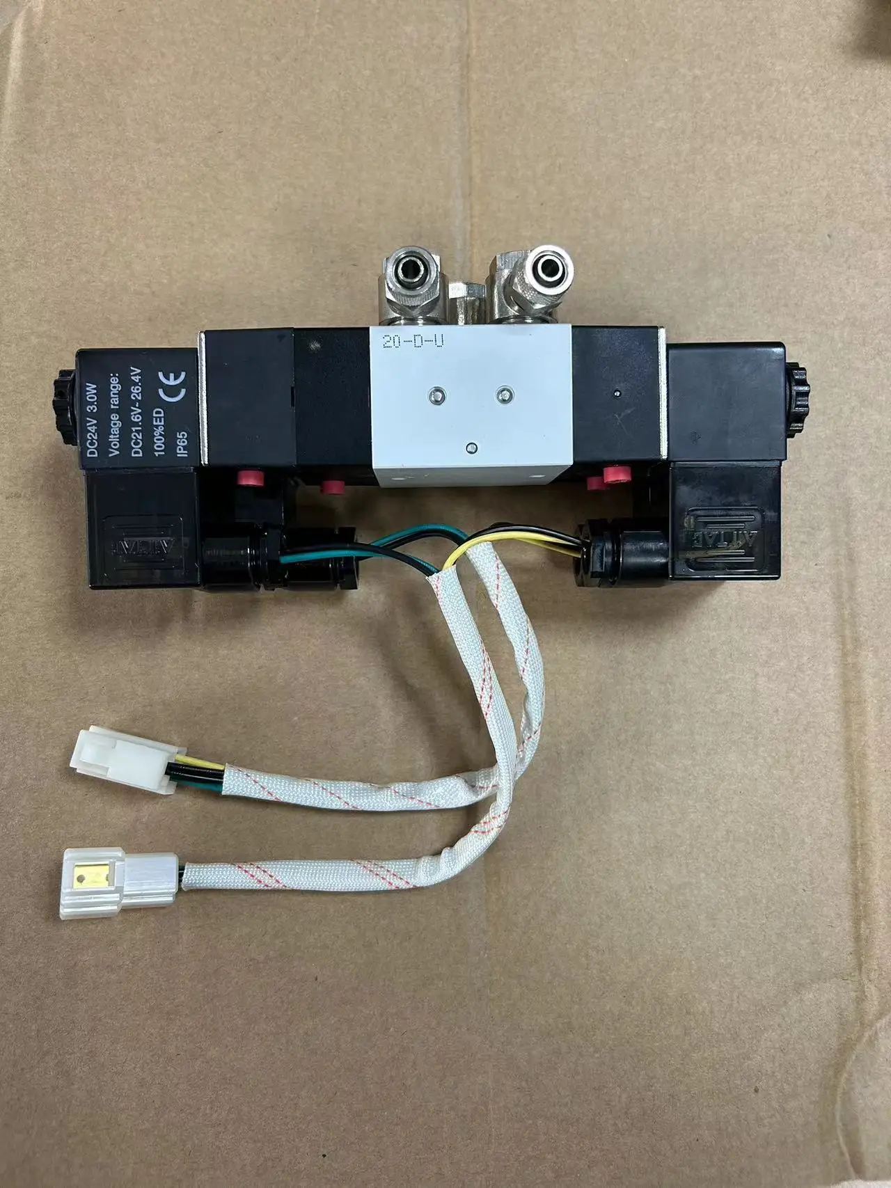 High quality door pump solenoid KHA-016E is suitable for Chinese buses