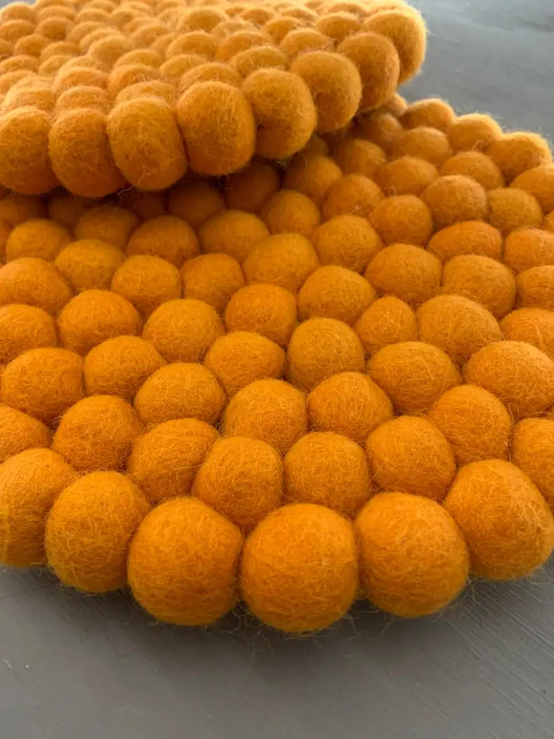 Wool FELT HOTPAD/TRIVIT Teapot Stand Felt Pompom Hotpad/Handfelted in China