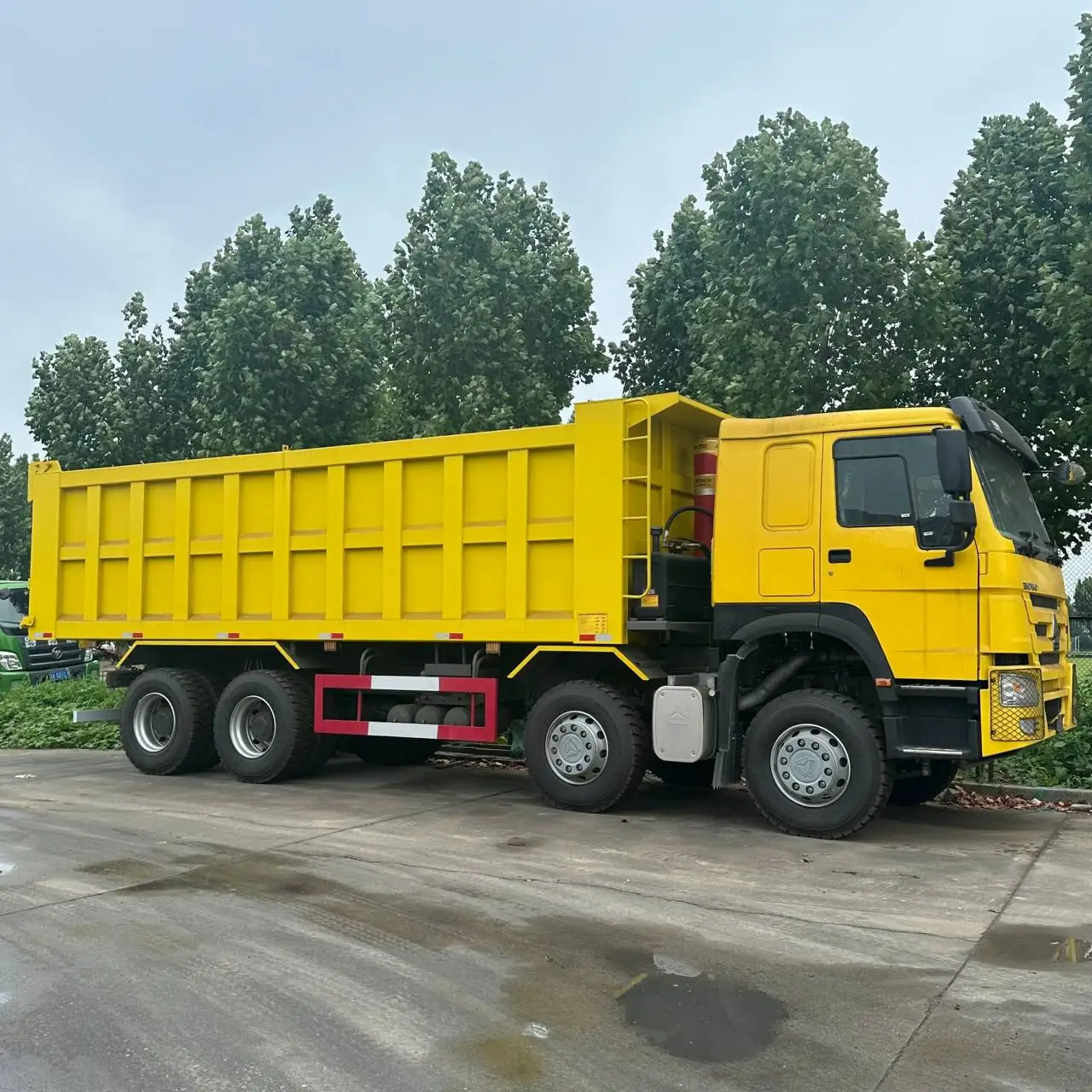 CNHTC Howo New 8x4 12Wheelers Mining Dump Truck for Africa