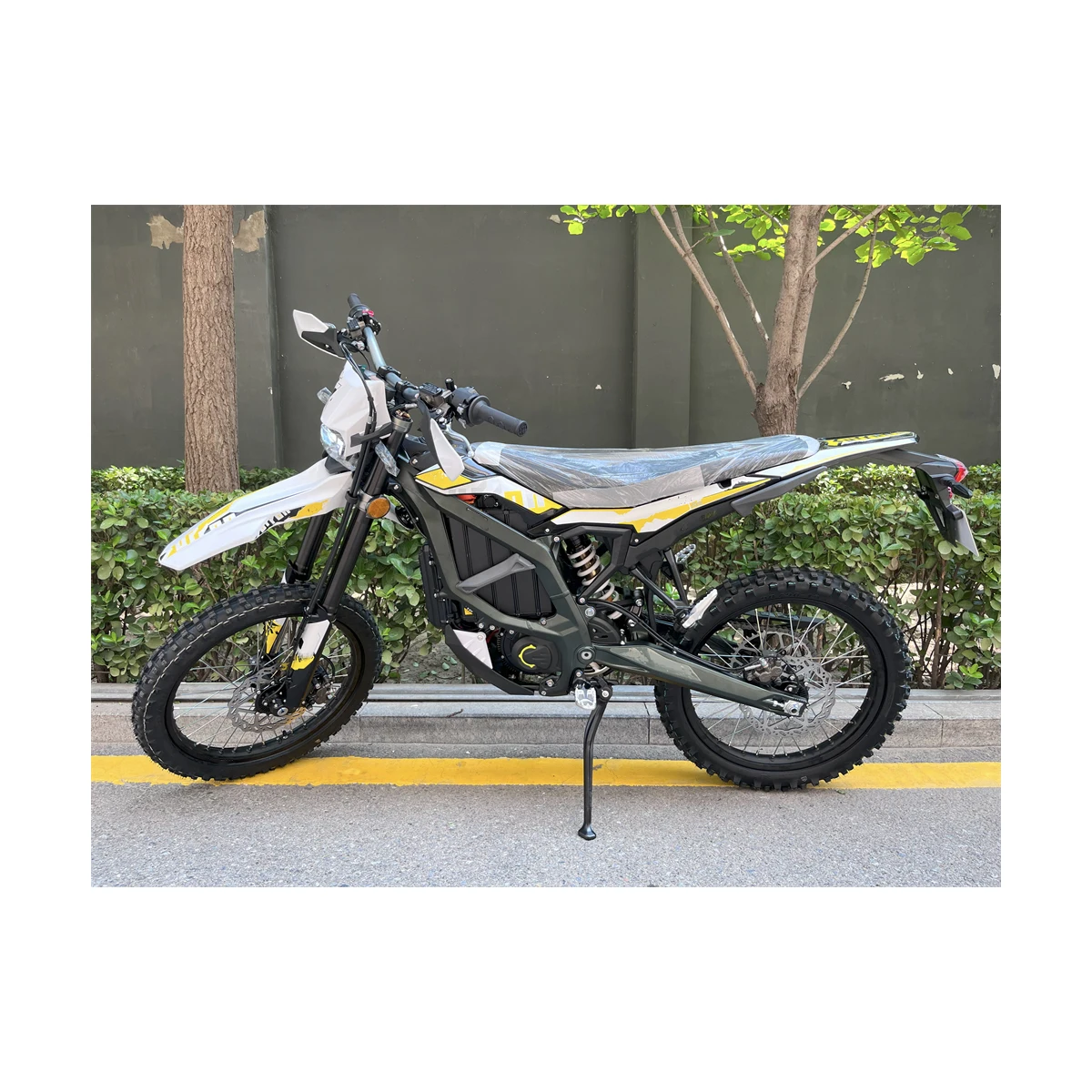 Light Bee X  Road Legal Electric Dirt Bike Stealth Bomber Apollo Rfn Tl4000 Tl2500 Tl5500 Sting R 2025 Ultra Bee