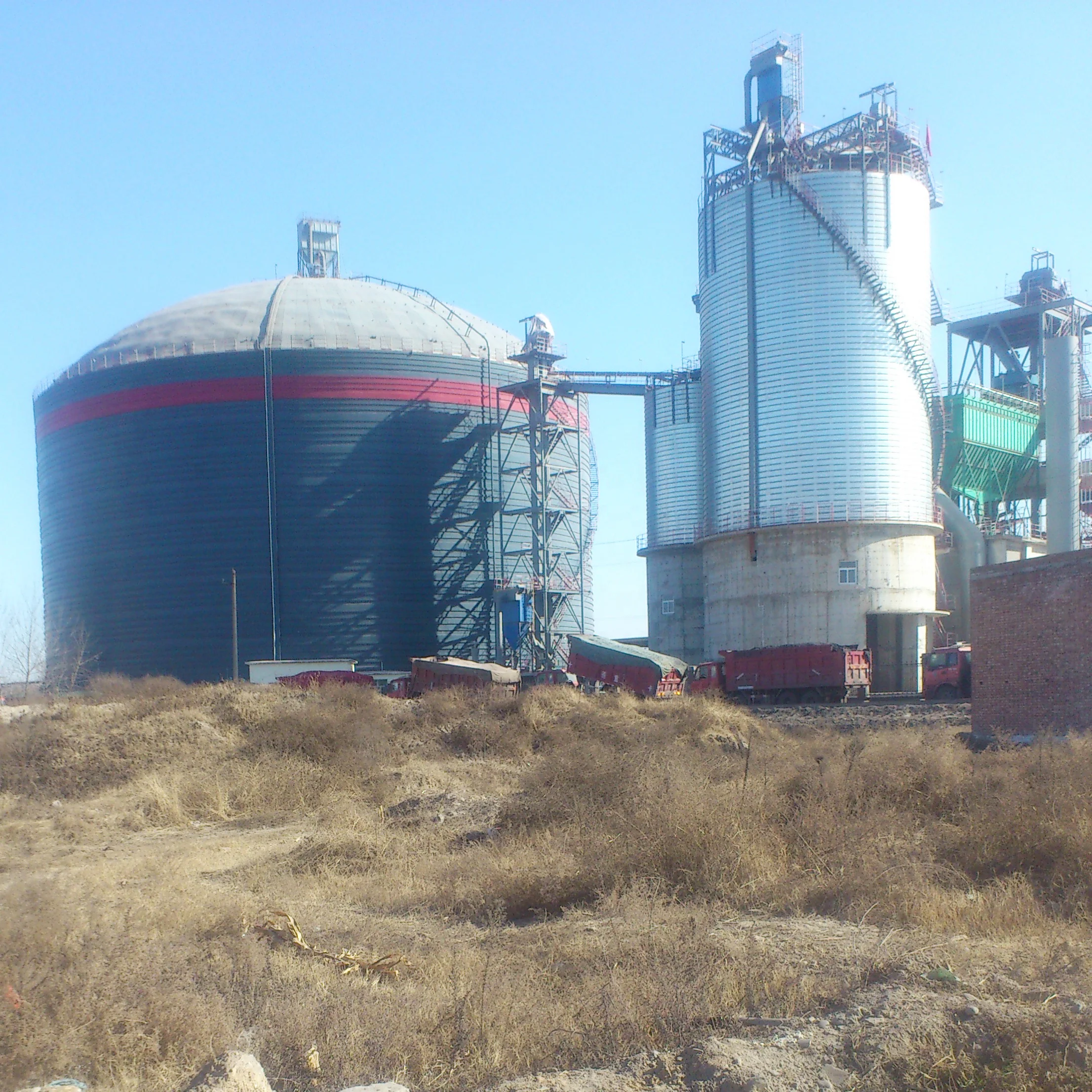 Large cement steel silo material storage tank spiral silo gravel fly ash welded silo