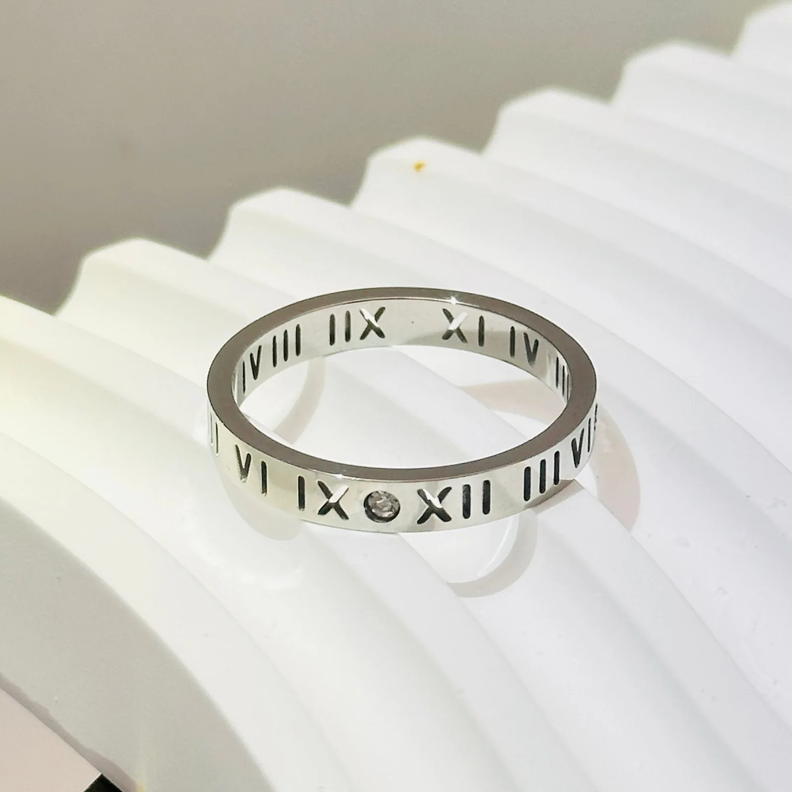 YW Fashion Ring Titanium Steel Material Indelible Roman Numeral Ring Gold Rings For Women