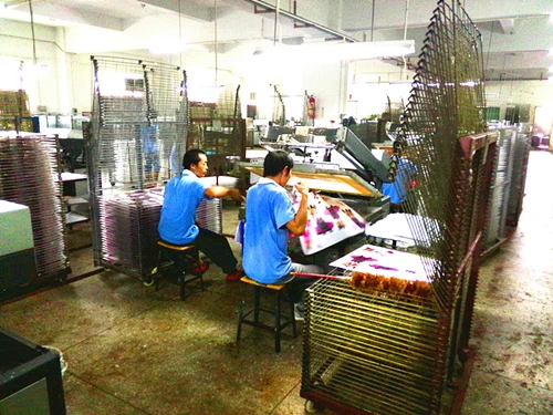 Semi-automatic inclined arm screen printing machine for traffic sign printing