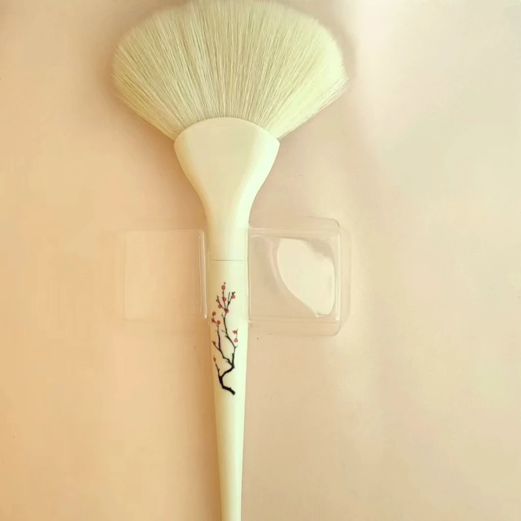 Щетка для макияжа