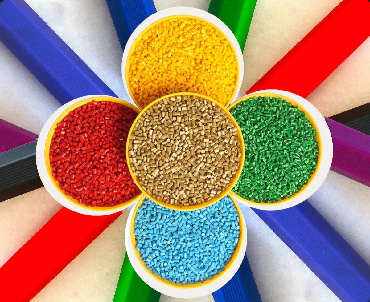 TPU Carrier Multi Color Plastic Color Masterbatch Granules For Plastic TPU Mobile Phone Shell