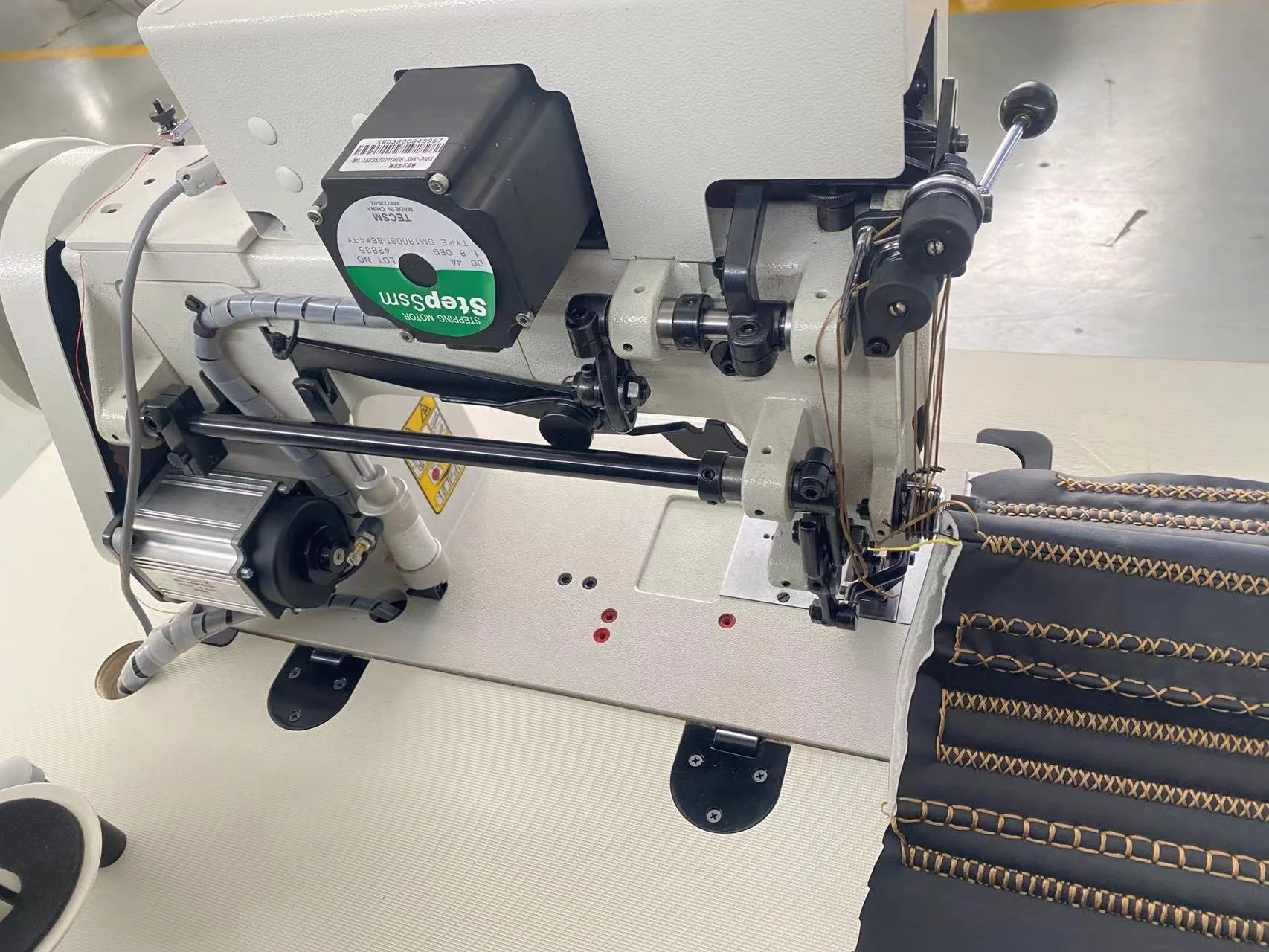 HUAMEI hot sale computer industrial sewing machine double needle heavy duty sofa machine