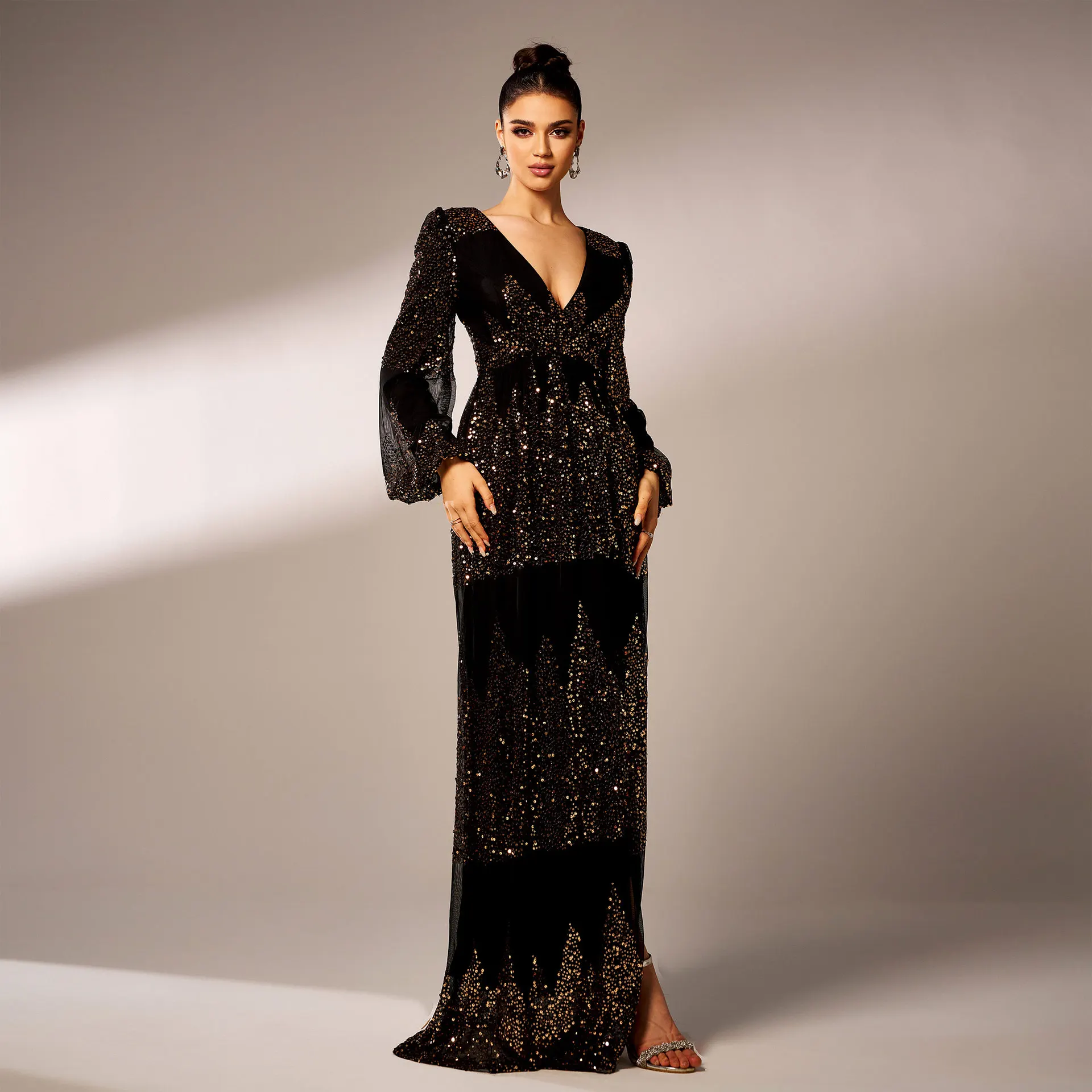 2025 High-End Black Evening Dress Long-Sleeved V-Neck with High-Waist Slit Floor-Length Sequin Banquet Dress for Parties