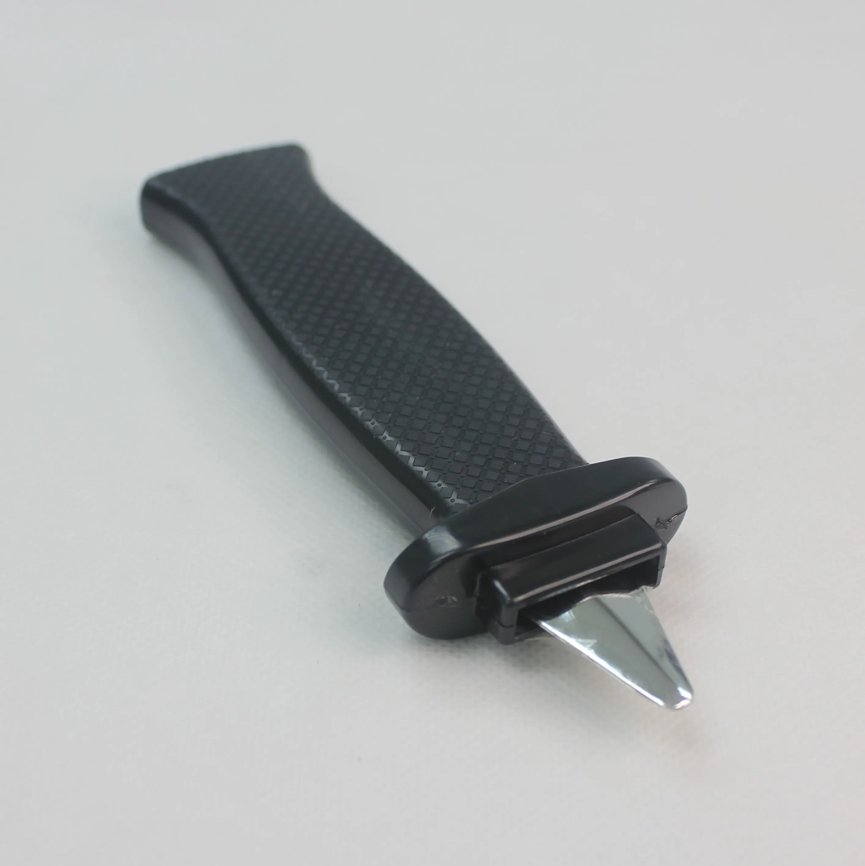 Best Price Black Plastic Knife Prop Costume Disappearing Dagger Knife Realistic Trick Gadget Toy for Halloween Fools Day Party