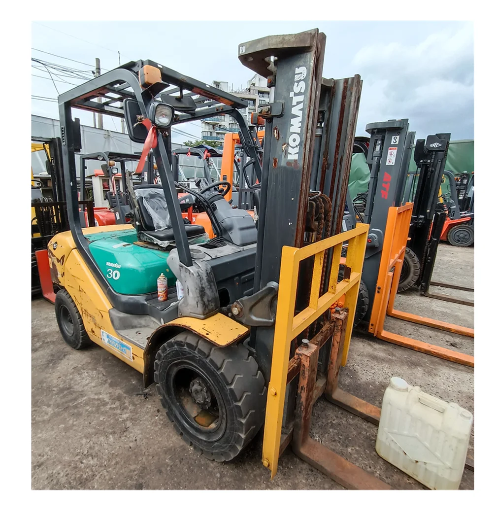 Lots of cheap forklift Komatsu FD30T-16 handles the lowest price