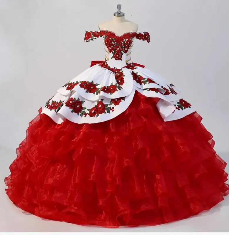 Женское вечернее платье с открытыми плечами 1111