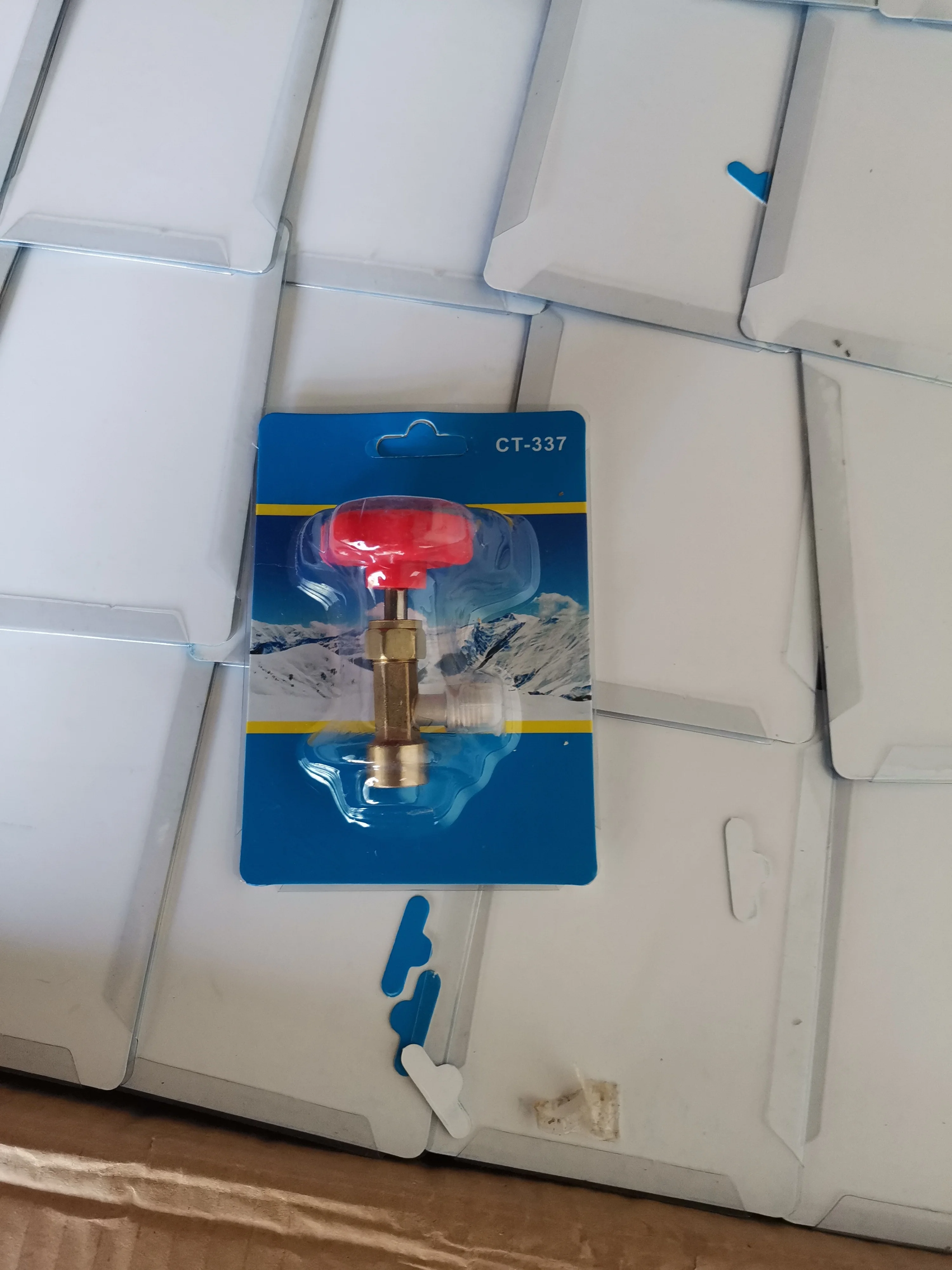 High Quality CT-337 R134A Refrigerant Bottle Opener Safety Valve for Air Conditioner Tools Freon Can Opener