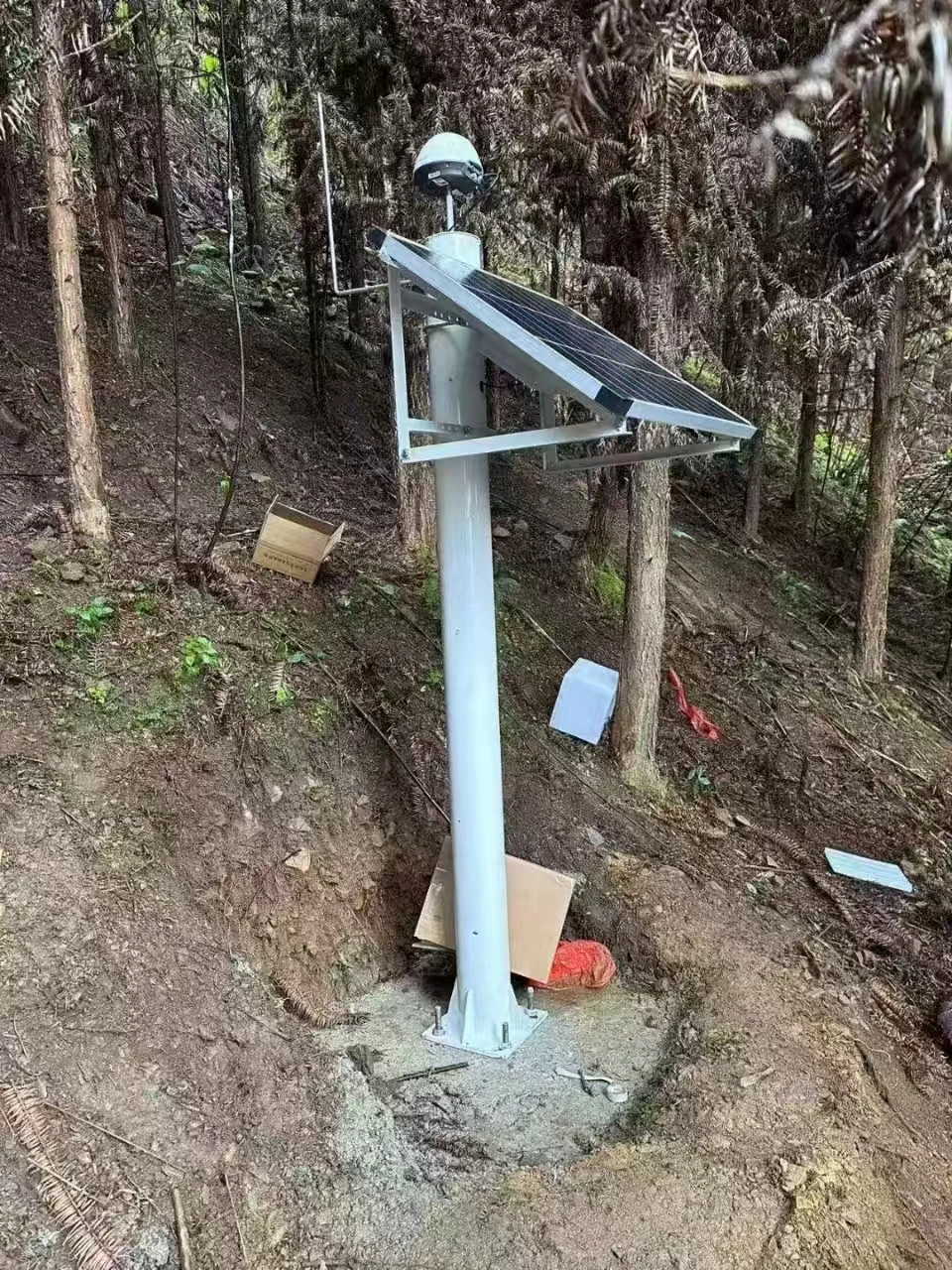 100W 12V Monocrystalline Solar System batteries Kit PWM Charge Controller outdoor site use