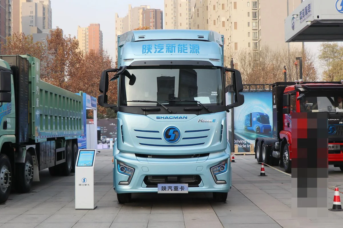 Large 12000x2550x40000mm single row 3 seats 2 doors 6 wheels ABS cruise control electric storage box delivery cargo truck