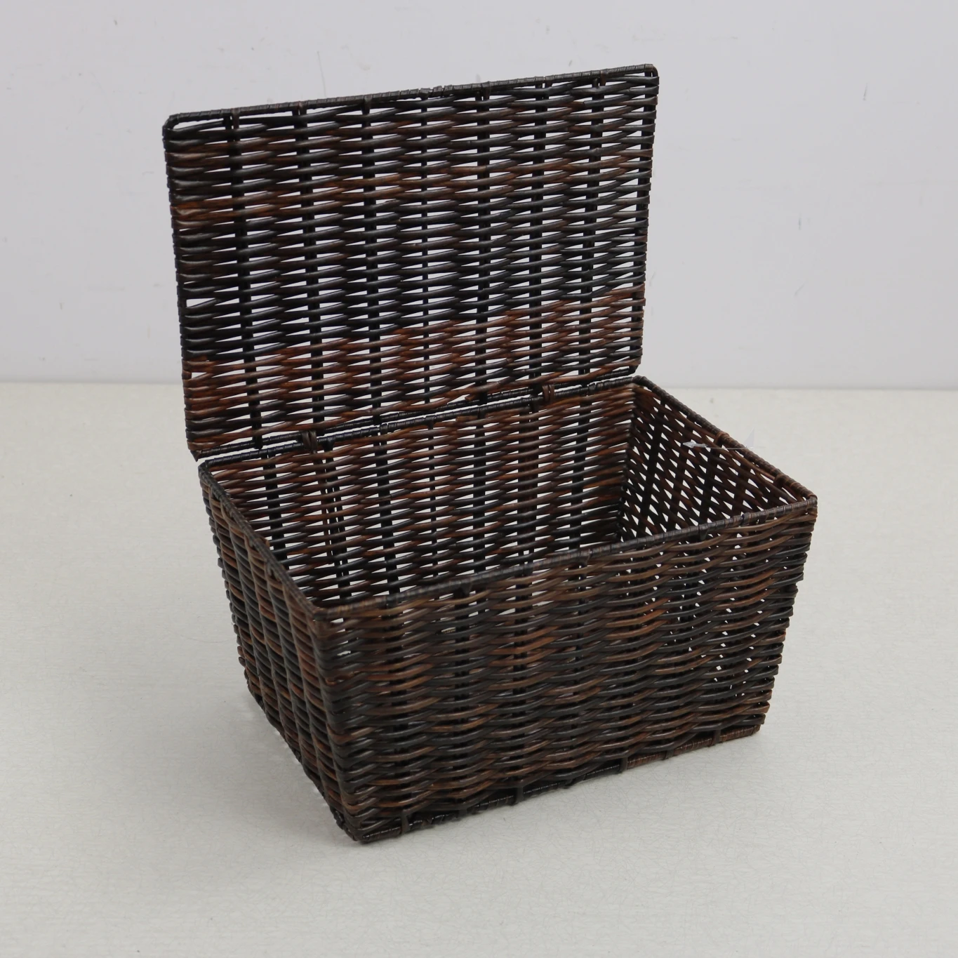2021 New Design Best selling Woven Wicker Customized Wholesale  picnic basket with lid