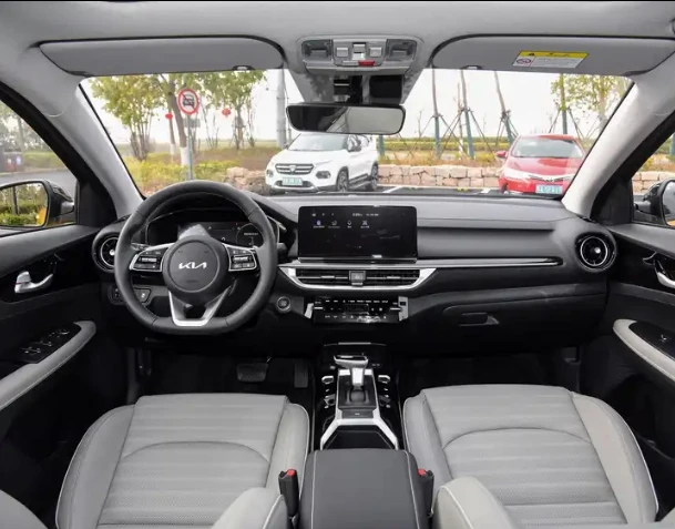2023 Best Selling Economy Gasoline Car KIA K3 Compact Car Sedan Petrol Cars Factory Price KIA Auto