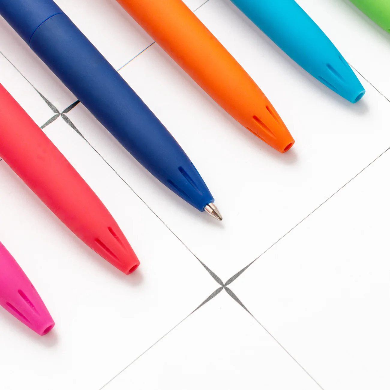 Cheap Plastic Ballpoint Pen Promotional Stick Pen Back to School Pen Manufacturer Wholesale Simple