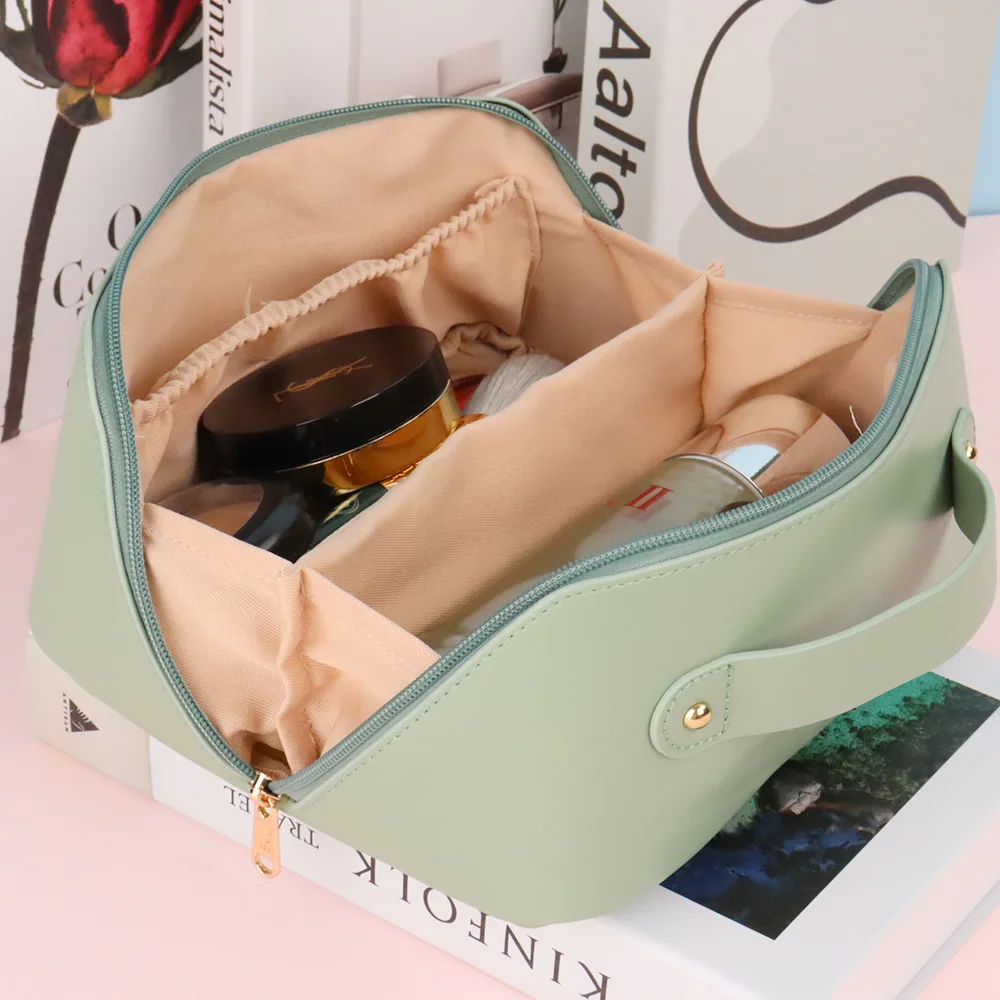 Cosmetic Travel Bag Cases Wholesale Travel Toiletry Bag Made of PU Leather Lay Flat Makeup Bag with Handle and Divider