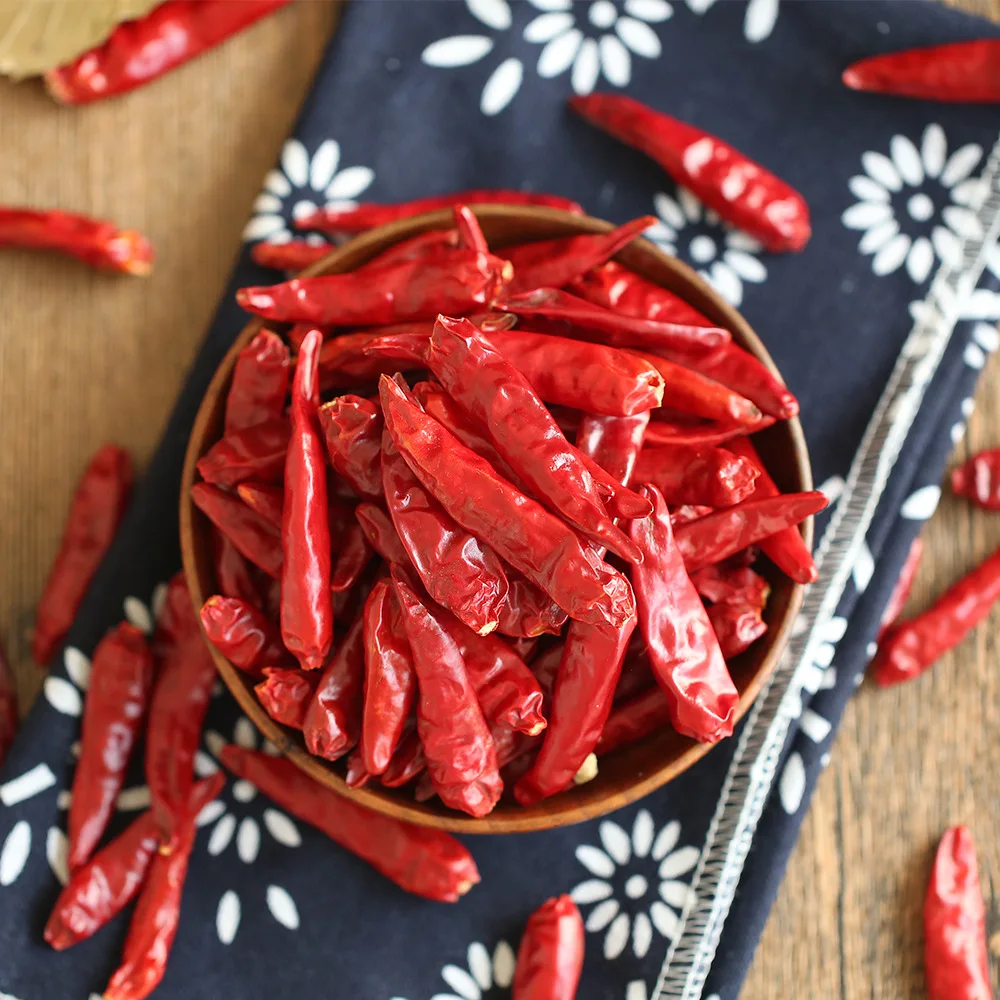 Export Chinese high quality natural dried red chili pepper with per ton price