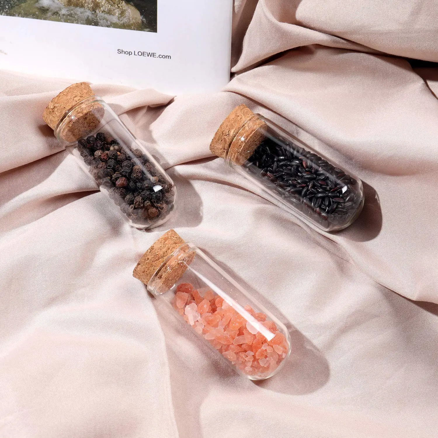 Wholesale hand made borosilicate decorative mini glass dome 18mm glass dome with cork