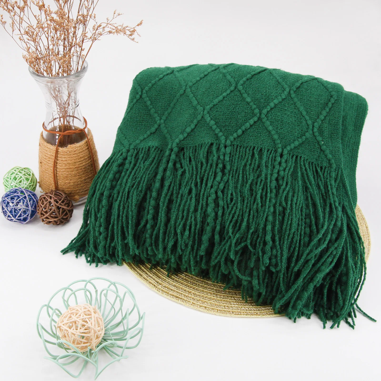Wholesale Luxury Green Acrylic Warp Knitting Sofa Bed Couch Decorative Throw Blanket With Tassels