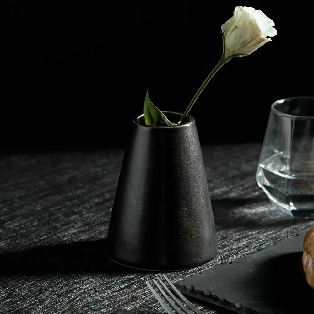 DXC Factory Direct Wholesale Restaurant Reactive Matte Black Modern Simple Small Ceramic Porcelain Decorative Flowers Vases
