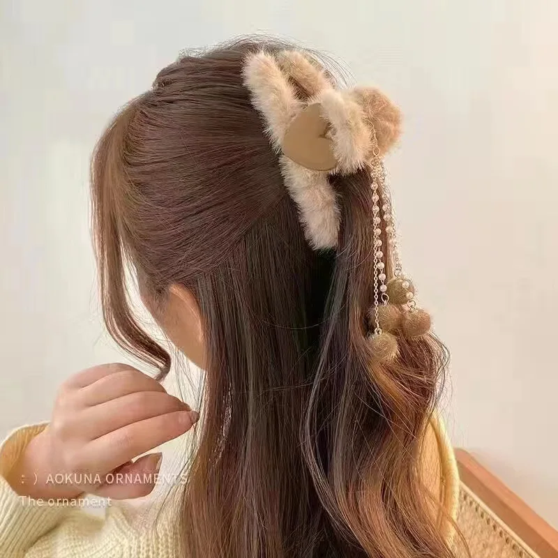 Grab clip back of head hair grab top clip hair accessories female autumn winter love tassel pendant hairball grab clip