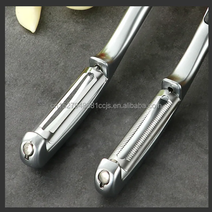 2022 Amazon Hot Sell Two Way Potato Stainless Steel Peeler Kitchen Vegetable Peeler Fruit Wide Swivel Blade and Non Slip Grip