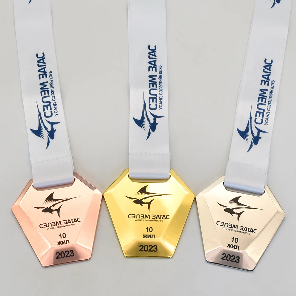 China supplier award souvenir custom spray painted soft enamel medals with sublimation ribbon
