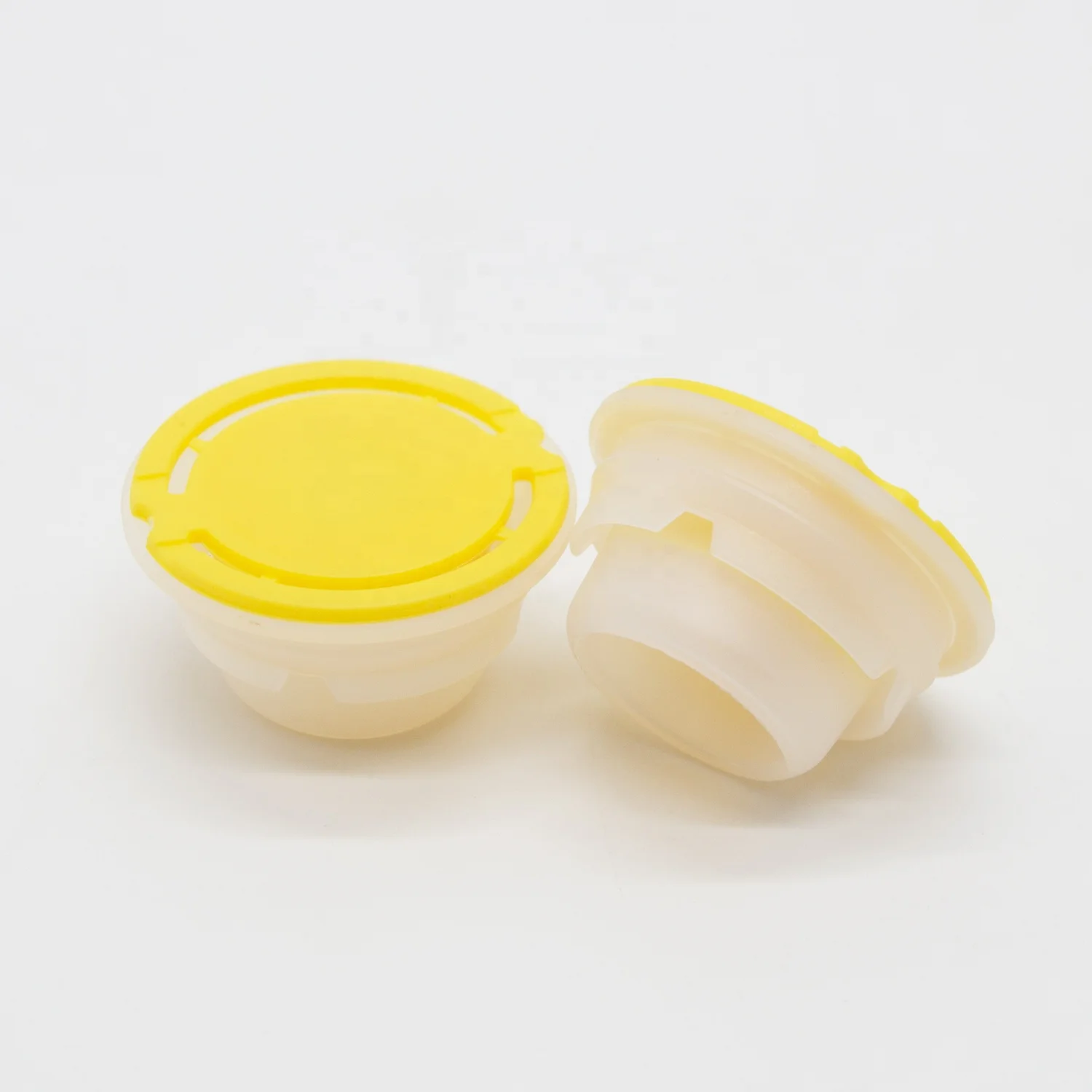 Wholesale 32mm food grade plastic screw spout cap olive oil plastic pourer metal tin oil caps