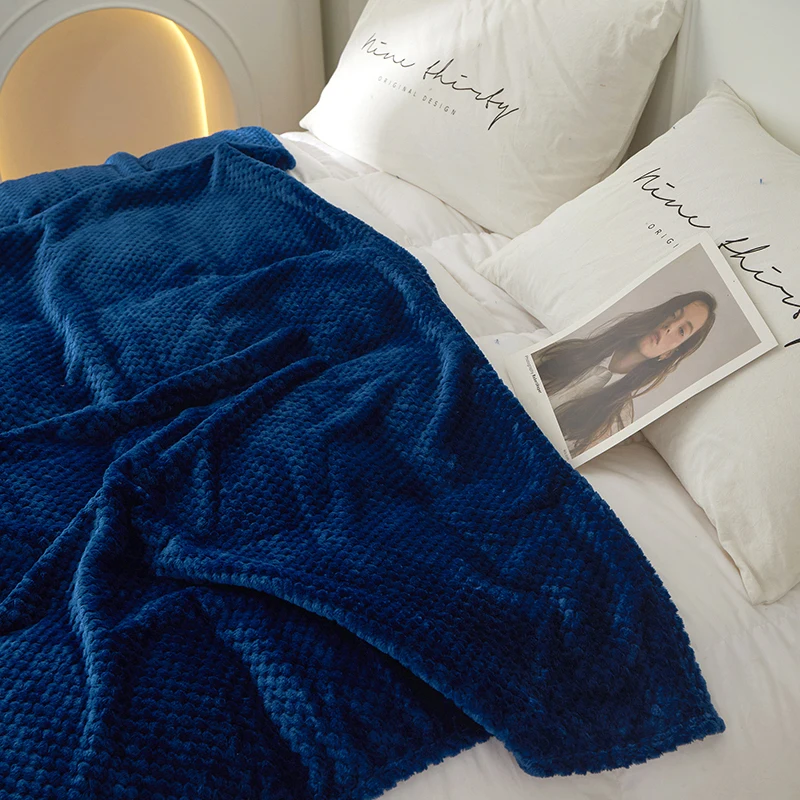 Wholesale New Design Popular Durable Plush Blanket Foldable Outdoor Travel Airplane Sofa Bed Throw Blankets