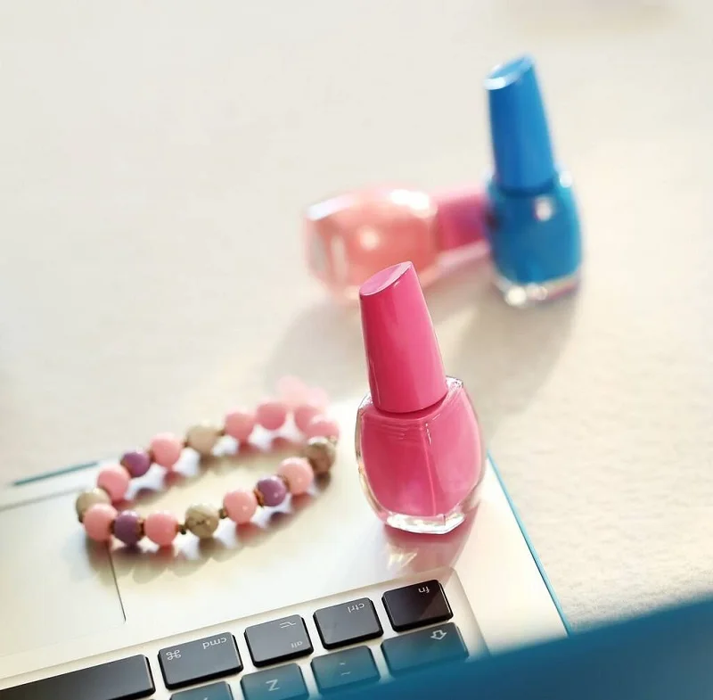 
Factory Outlet Wholesale Nail Polish Enchant Cheap Bulk Customized Private Label Cosmetics Nail Polish 