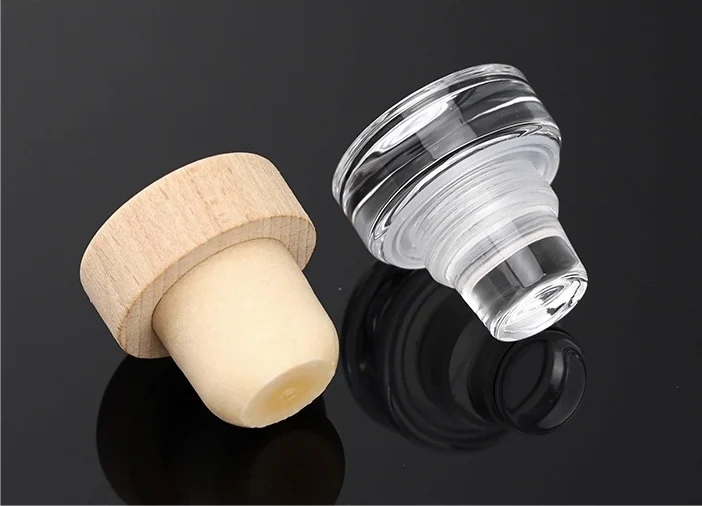 Square bottomed wine bottle, clear glass bottle 500ml, high-end vodka glass bottle family bar liquid storage container