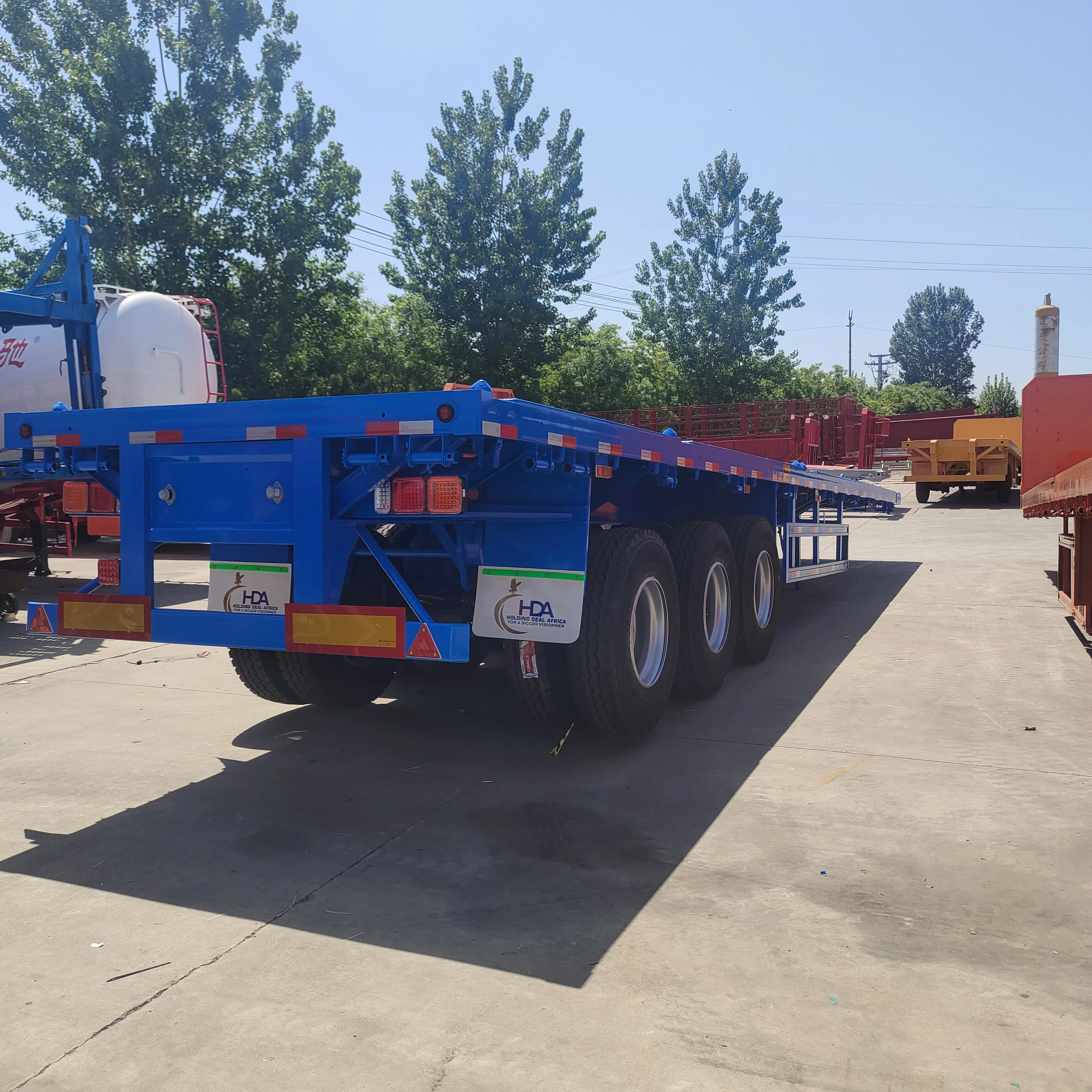 Factory prices for 40 foot and 45 foot flatbed trailers, 6-8 lock container flatbed trailers, bulk cargo transport trailers