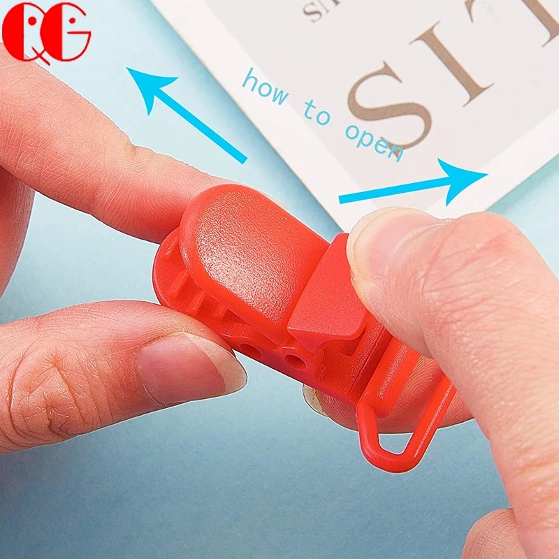 Factory Gripping Teeth Bib Toy Holder Clip Mixed Color Strap Webbing Suspender Clip Colorful Logo Custom Plastic Pacifier Clips