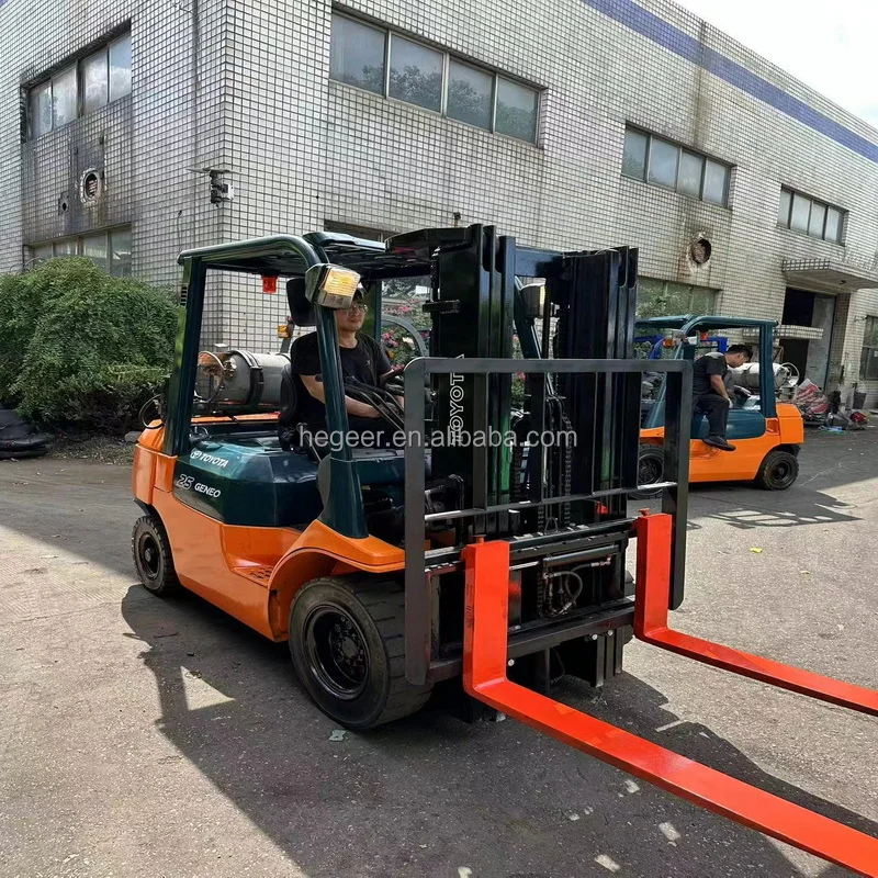 Japan original Toyota Used 2.5T liquefied petroleum gas forklift export sales high-quality small source manufacturer Jamaica