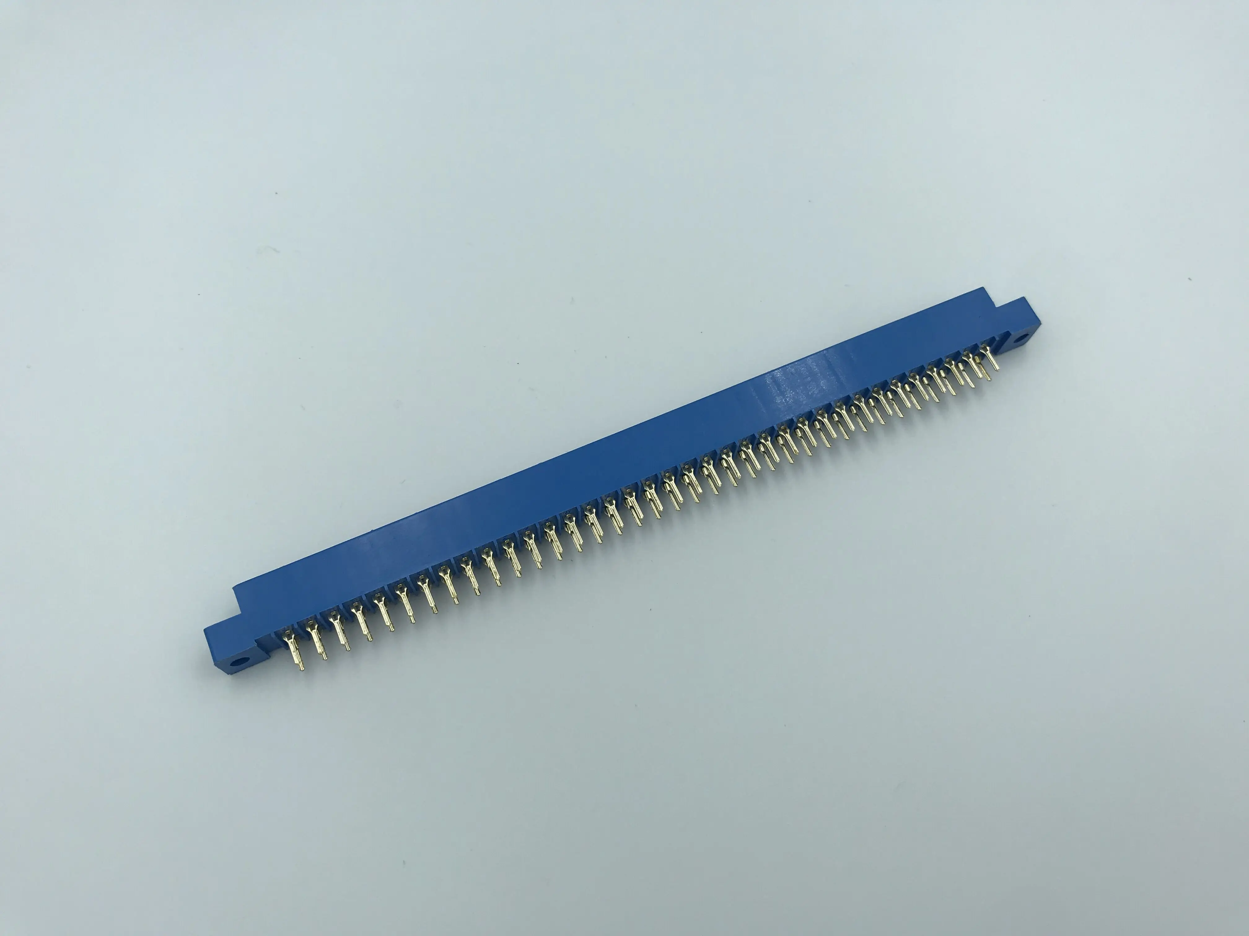2.54mm Pitch Edge Card Connector With Ear Type 44 56 60 72 86 100 pin CE ROHS LL1038-2