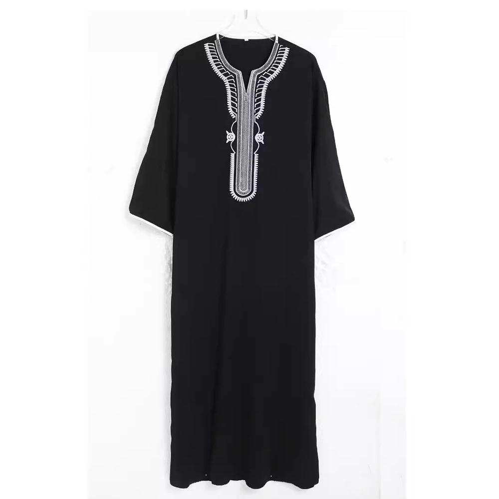 2024 Factory Price Muslim Men Thobe Elegant Embroidery Casual Men Muslim Thobe Solid Long Robe Jubba for Men Arabic Thobe