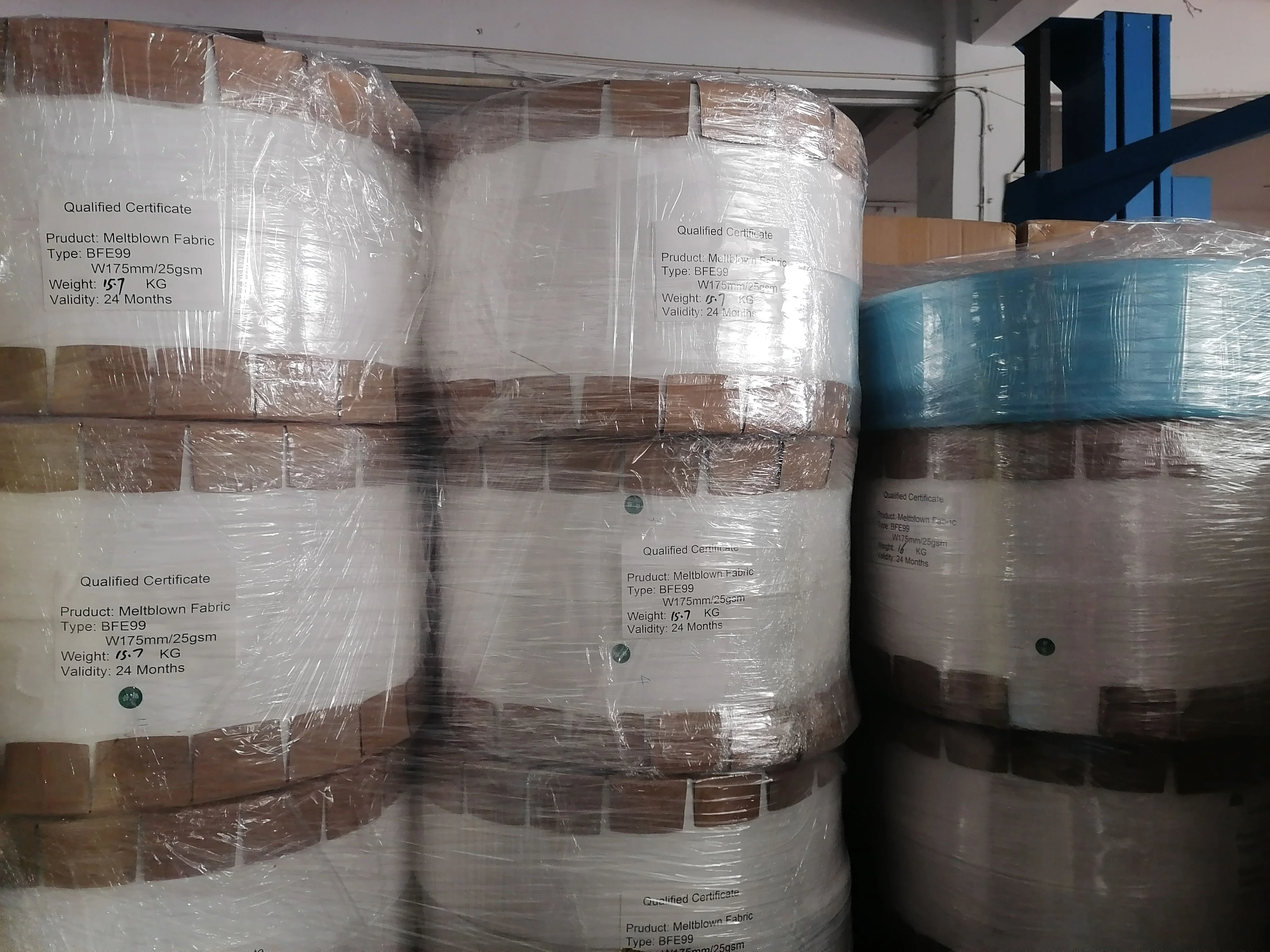 Factory supply BFE99 meltblown nonwoven fabric/pp melt blown fabric for face mask materials