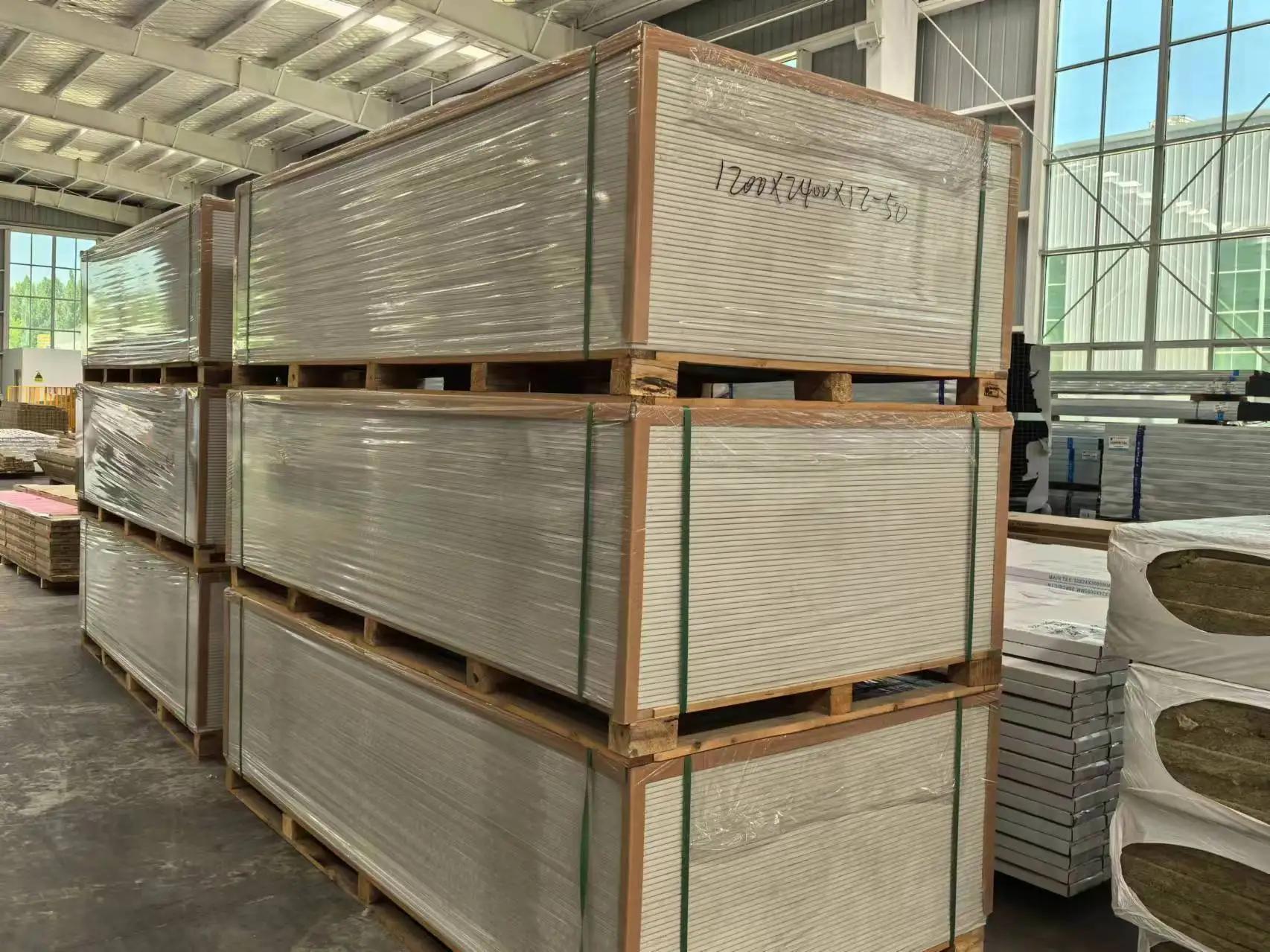 Paper Faced Gypsum Board 12mm plaster board dry wall gypsum board for celling and construction