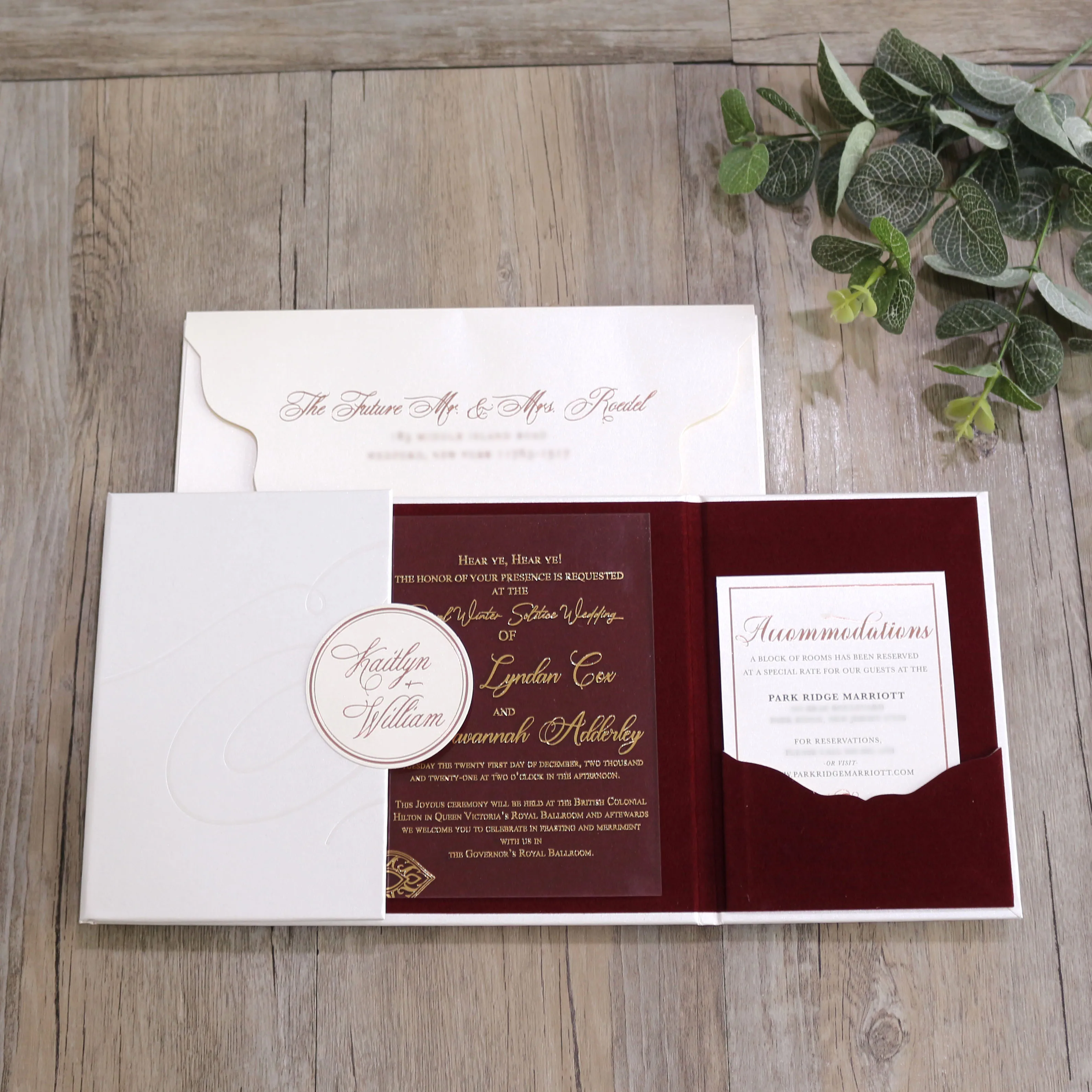 Doc Luxury Wedding Invitation Card Clear Acrylic Card With Red Suede Card And Gold Wordings