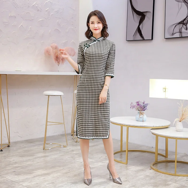 
Traditional Chinese Cheongsam half sleeve slim Qipao lace trim Wedding Dress For Women 