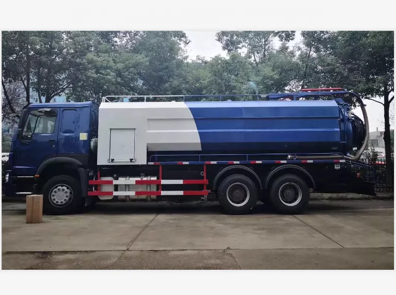 high-pressure sewer flushing vehicle