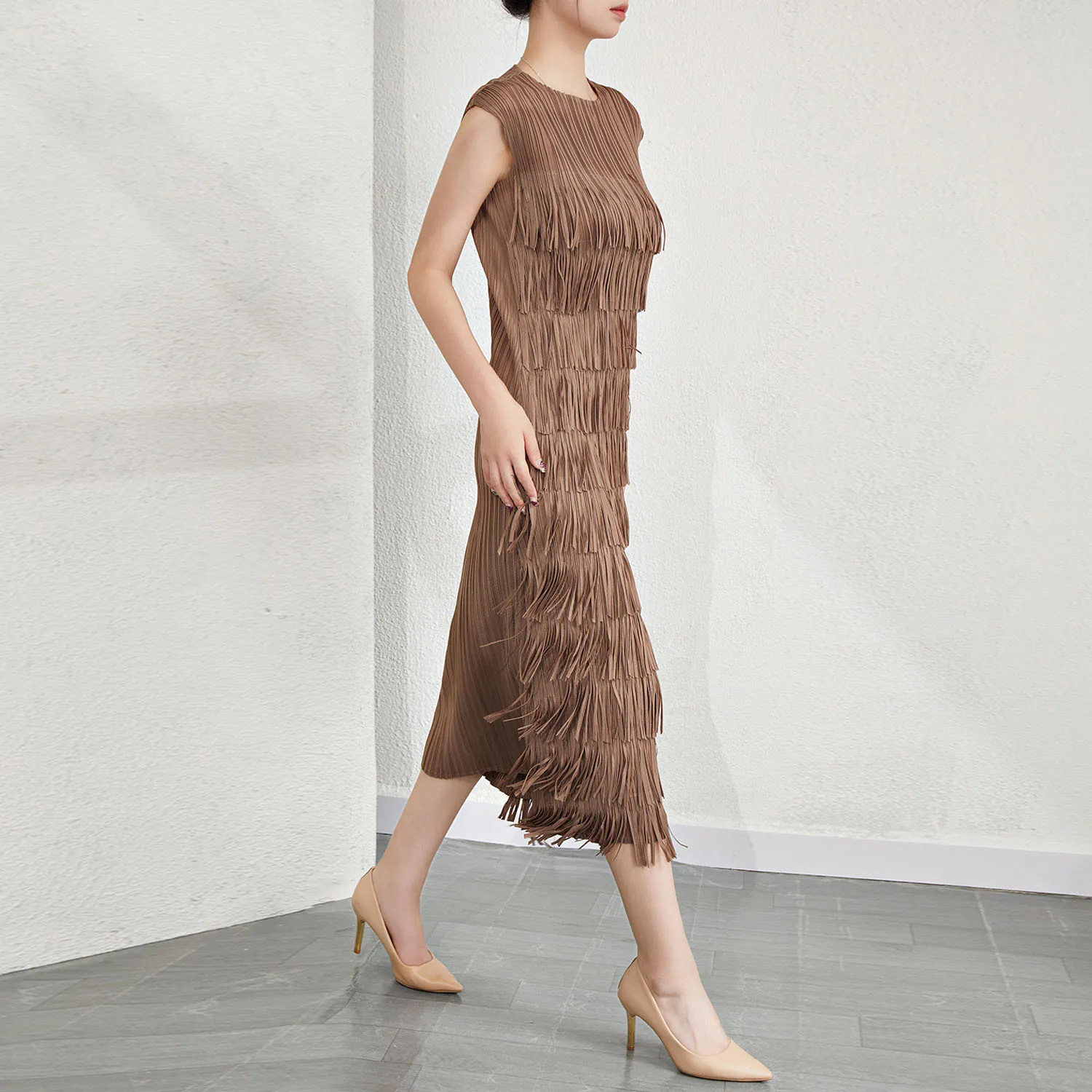 African Women Tassel Dress Summer Polyester Fabric Sleeveless Pleated Design Dress Elastic Stretch Casual Fringe Dress